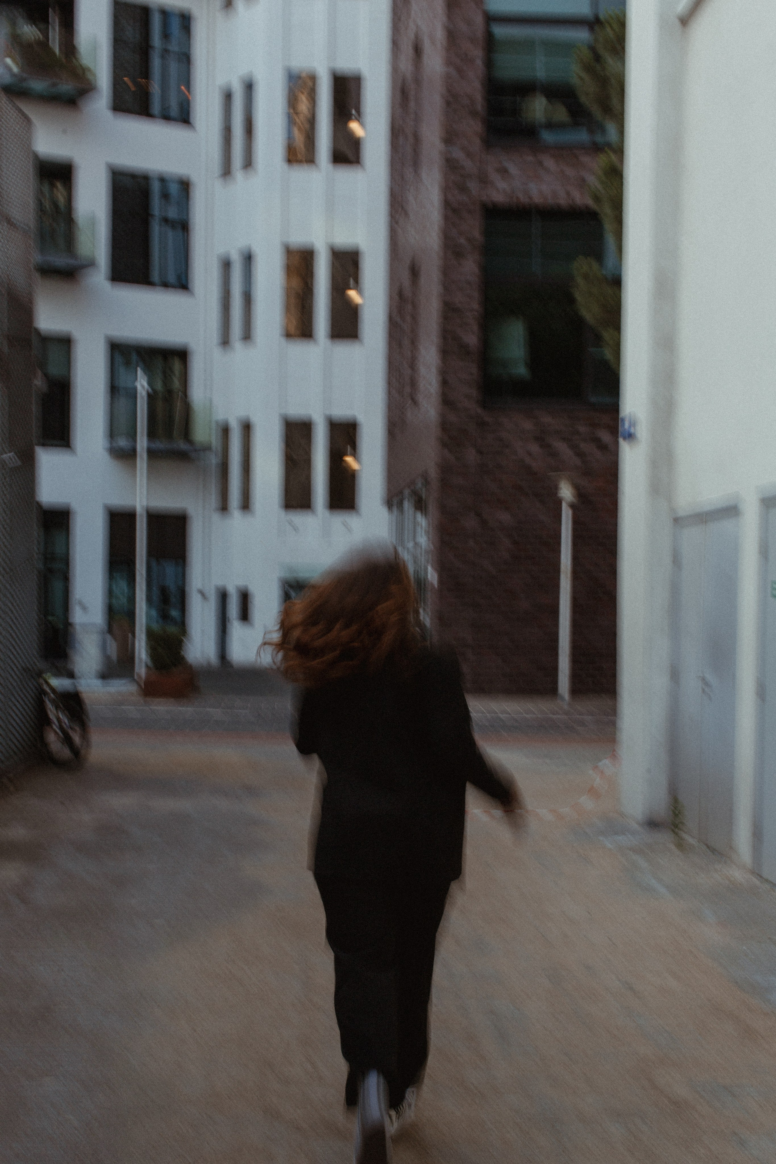 Anna. Anti-posing photoshoot. True self