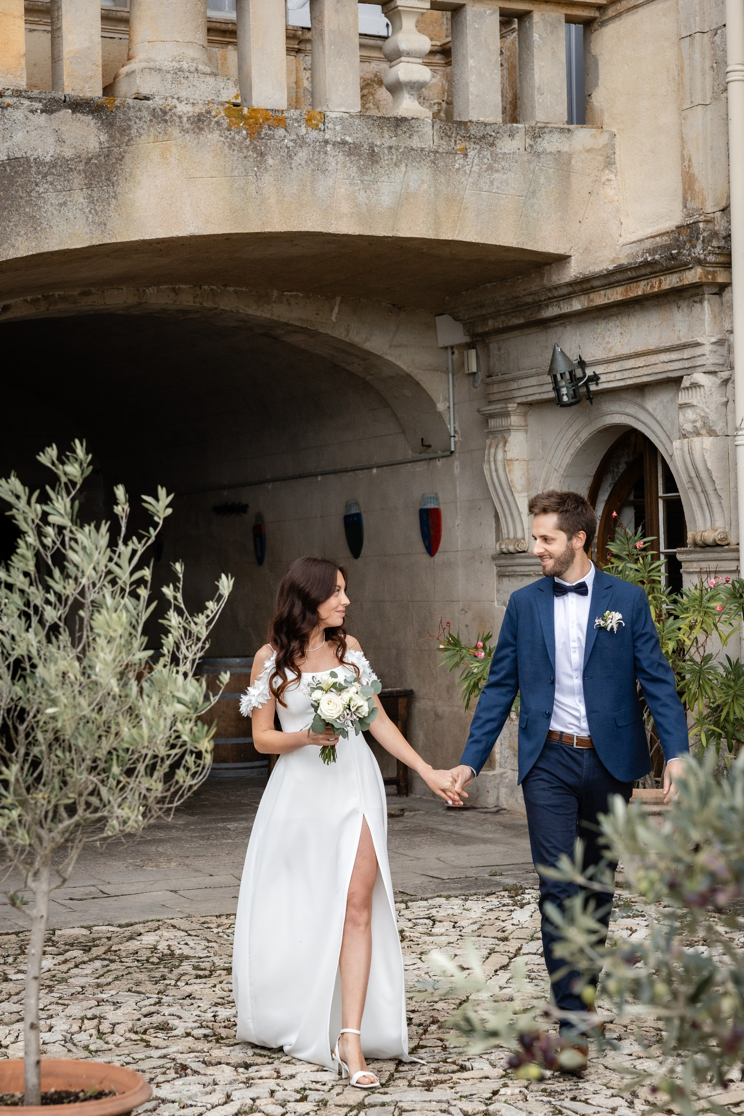 Mariage au château français. Elopement au Château de Cénevières. Eugénie Smirnova — Photographe à Toulouse et dans le Sud-Ouest