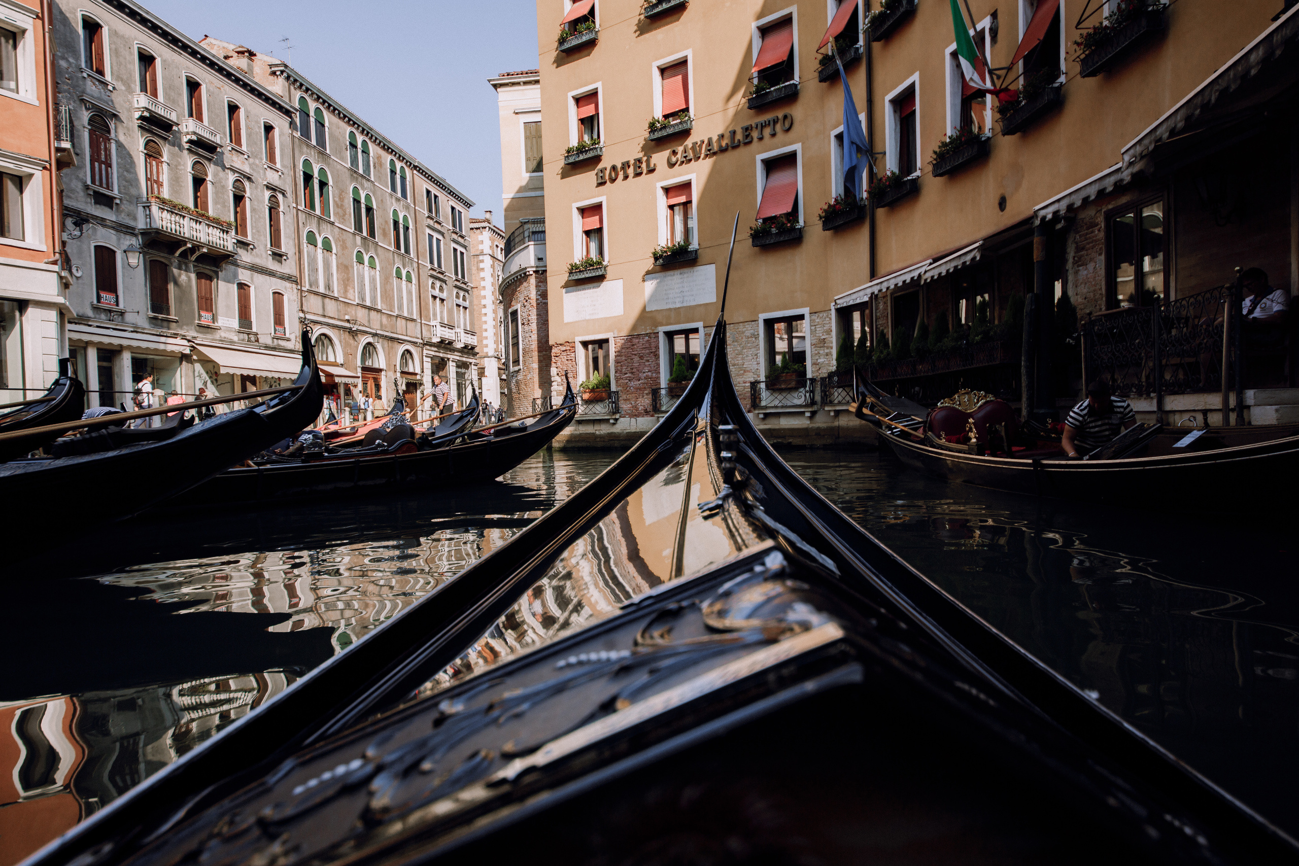 A&L elopement. Wedding and portrait photographer in Poland Vitali Frozen
