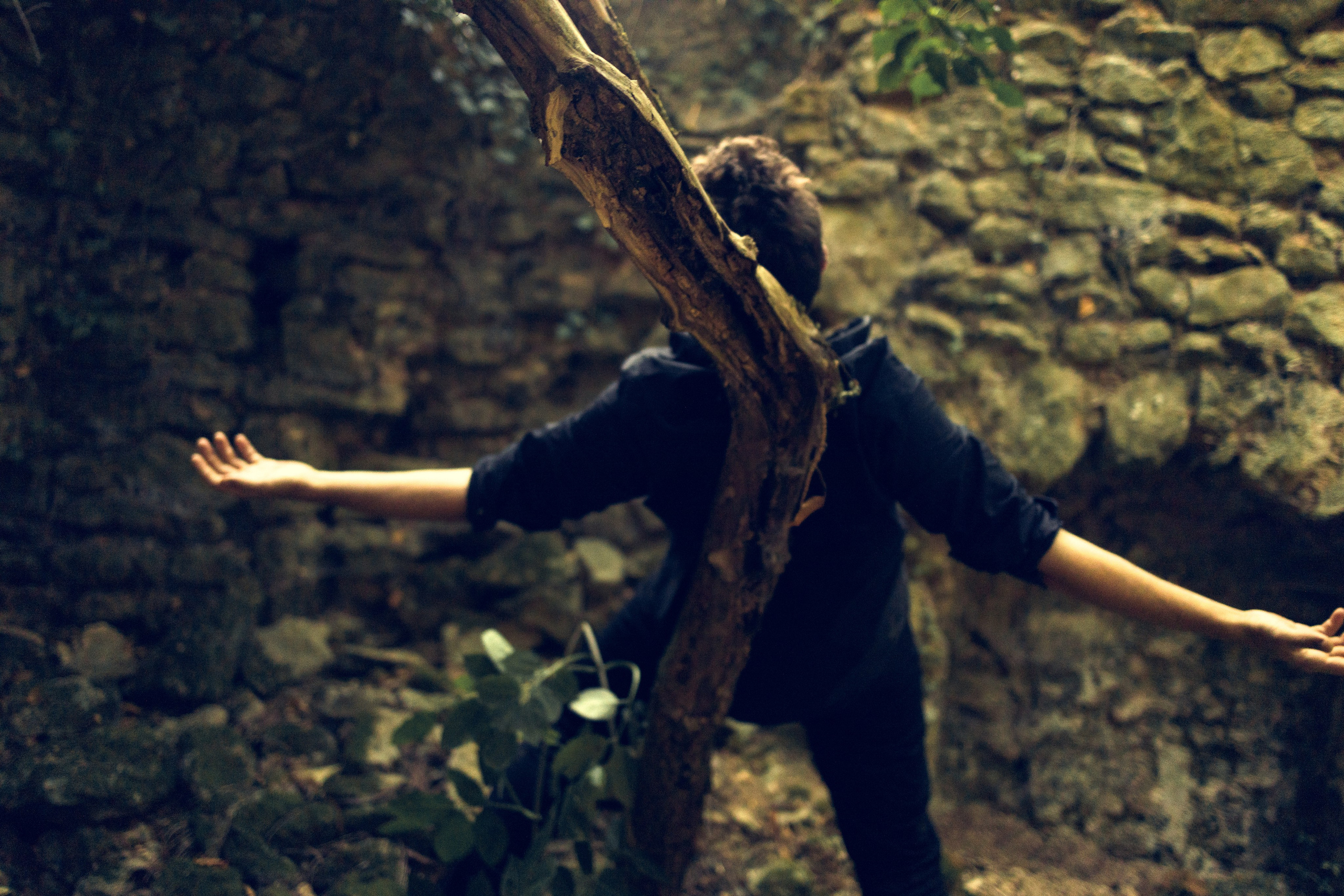 Portrait du portfolio d’un acteur Avignon Provence France. Histoires d’amour, séances photos de famille et de mariage en France