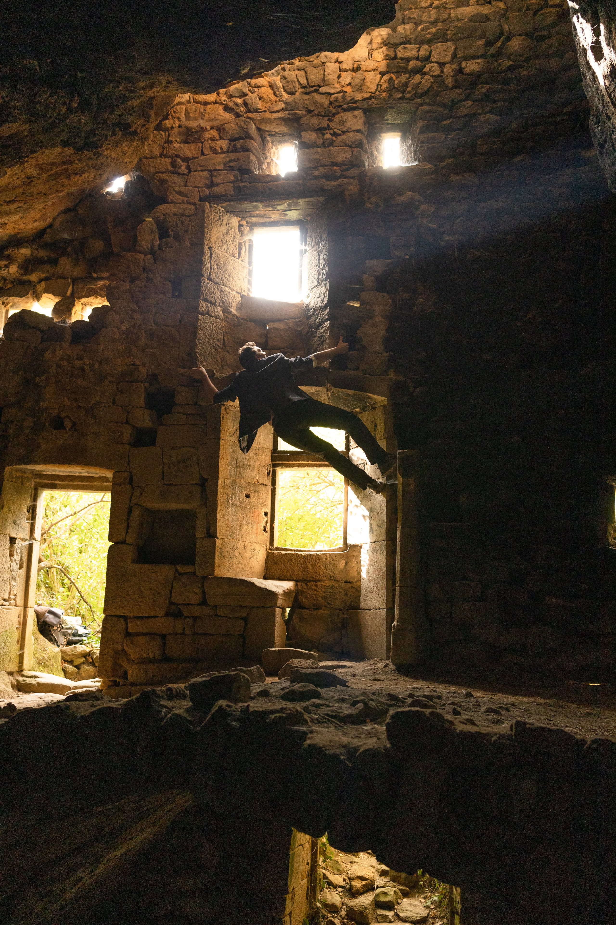 Portrait du portfolio d’un acteur Avignon Provence France. Histoires d’amour, séances photos de famille et de mariage en France