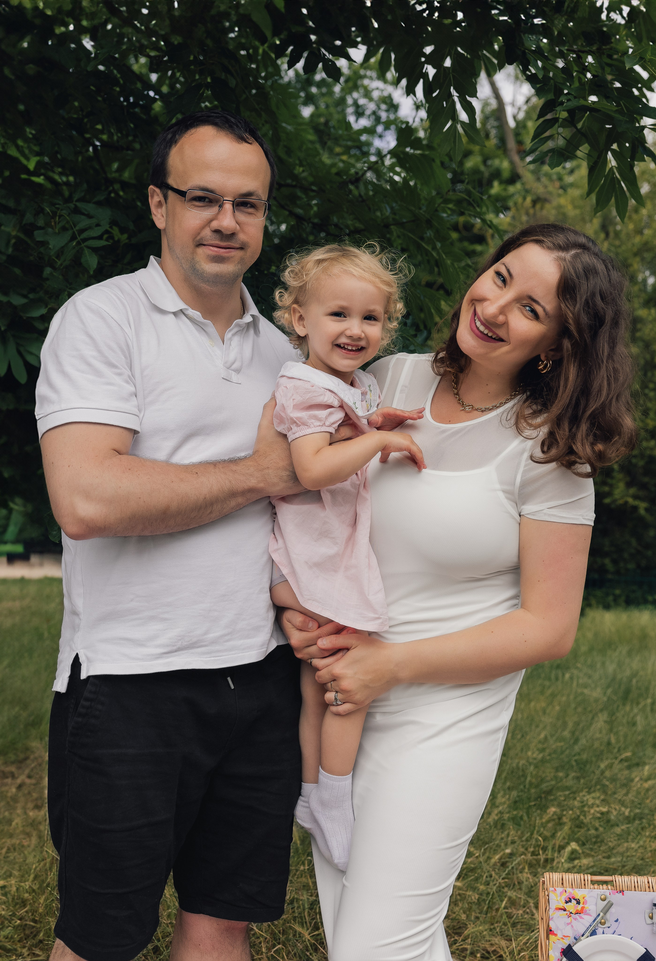 Summer Picnics. PHOTOGRAPHER IN LONDON