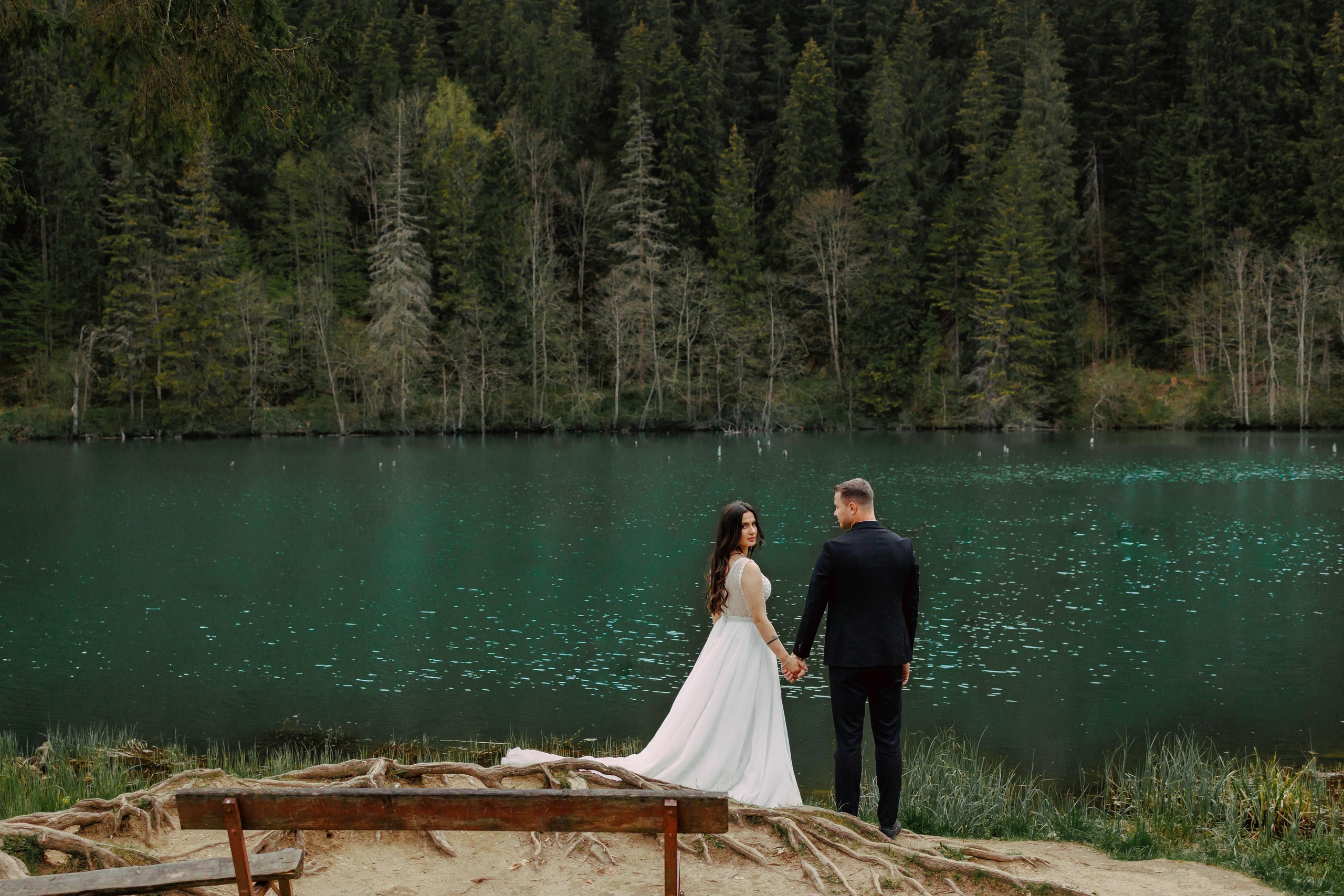 Lacul Roșu - Ivan & Cristina. Servicii foto-video!