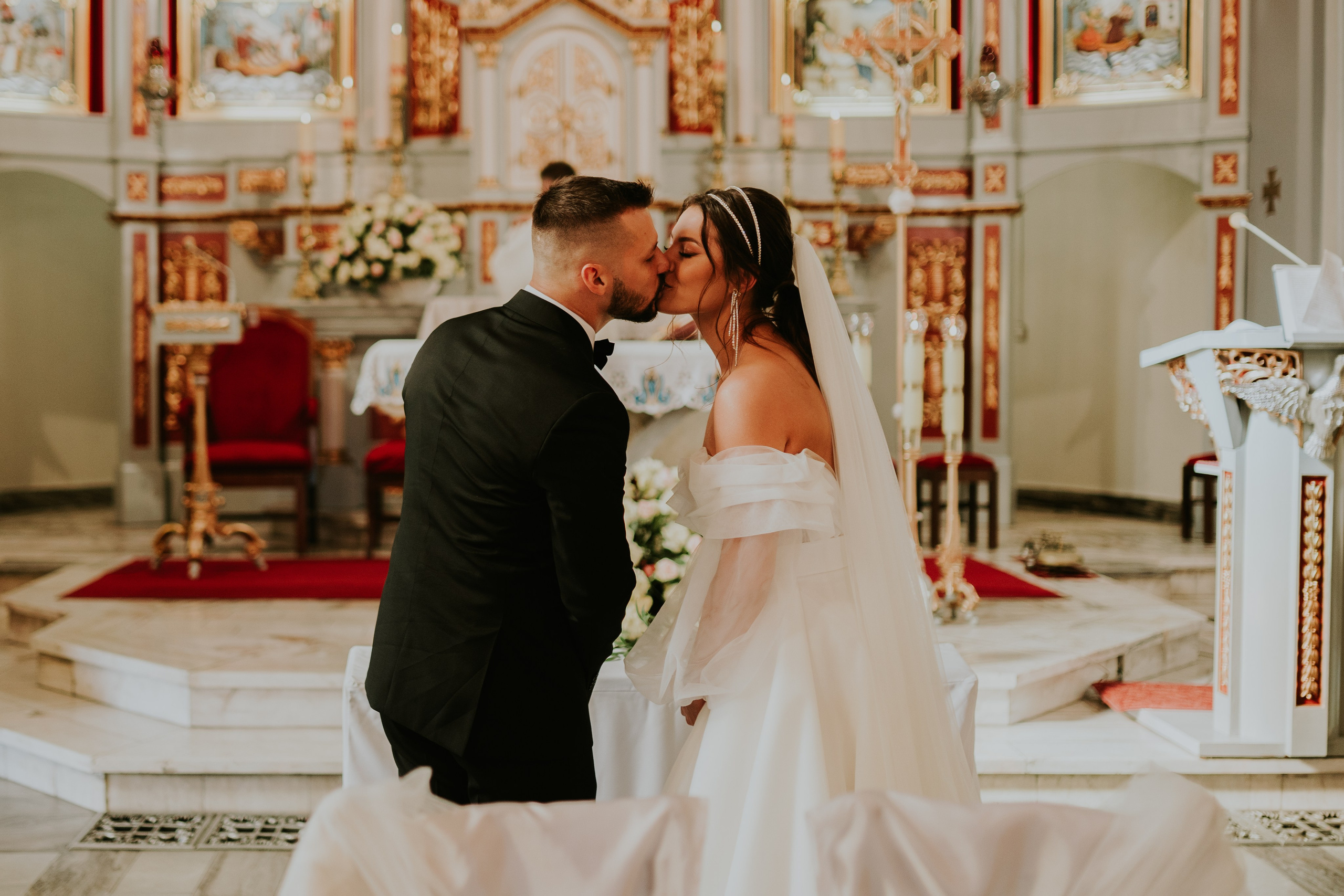 Sala Koralowa w Jaworzu: Opowieść o ślubie Nikoli i Kacpra. Karkowskafoto - fotografia miłości