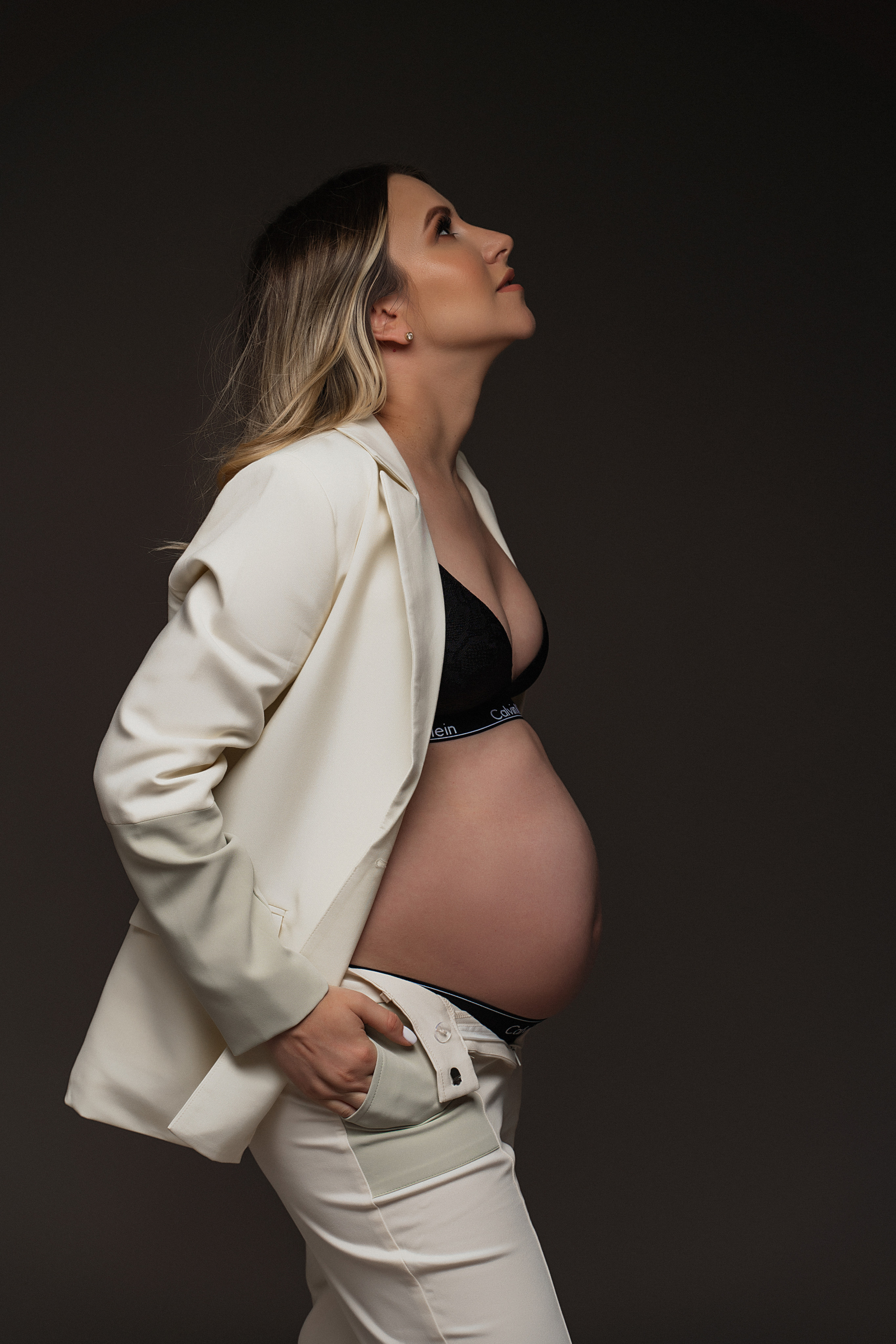 STUDIO: Violeta. Maternity/Love story/Wedding photographer