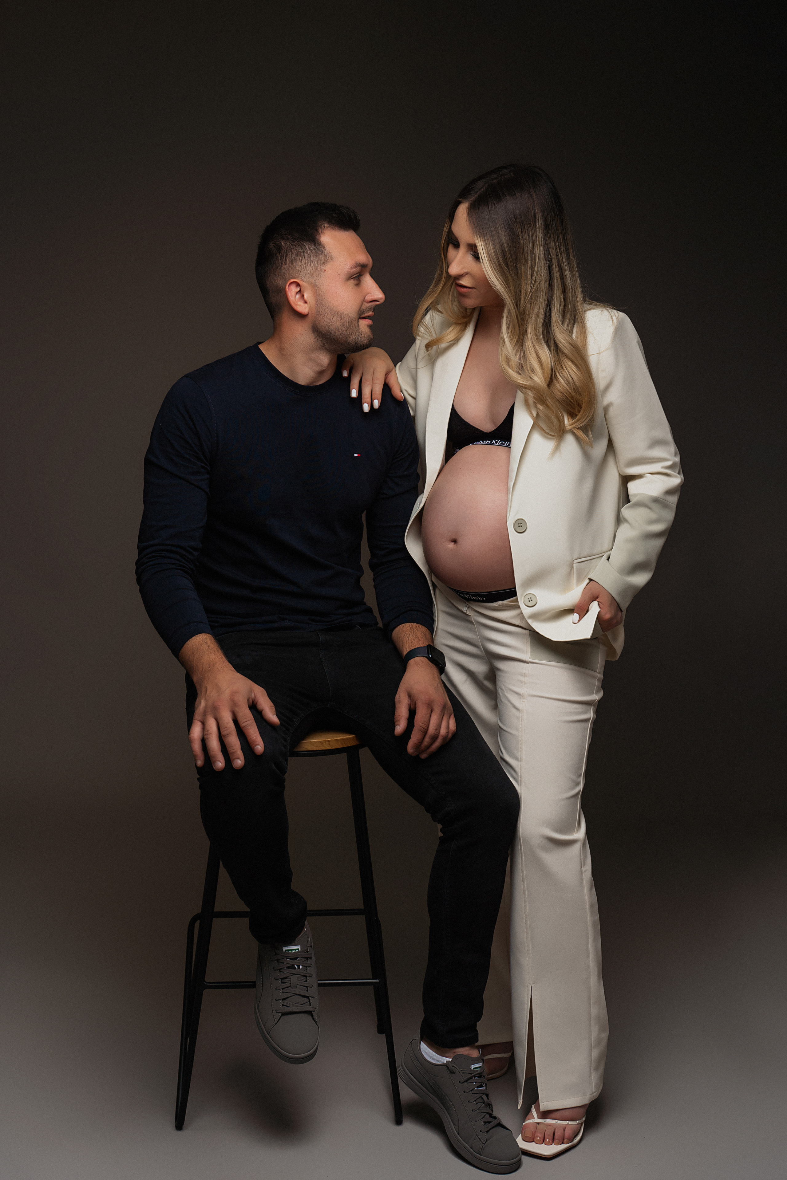STUDIO: Violeta. Maternity/Love story/Wedding photographer
