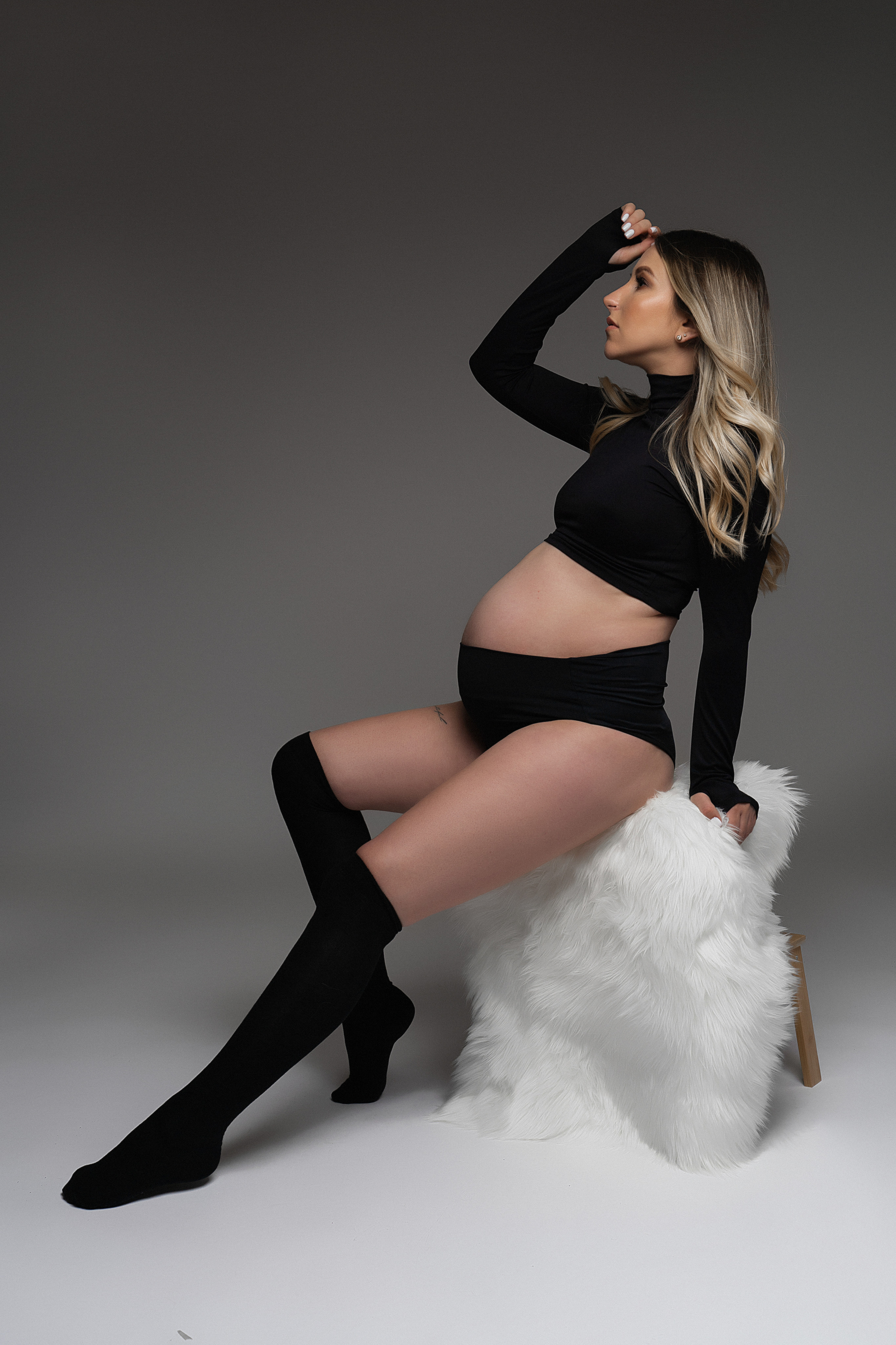 STUDIO: Violeta. Maternity/Love story/Wedding photographer