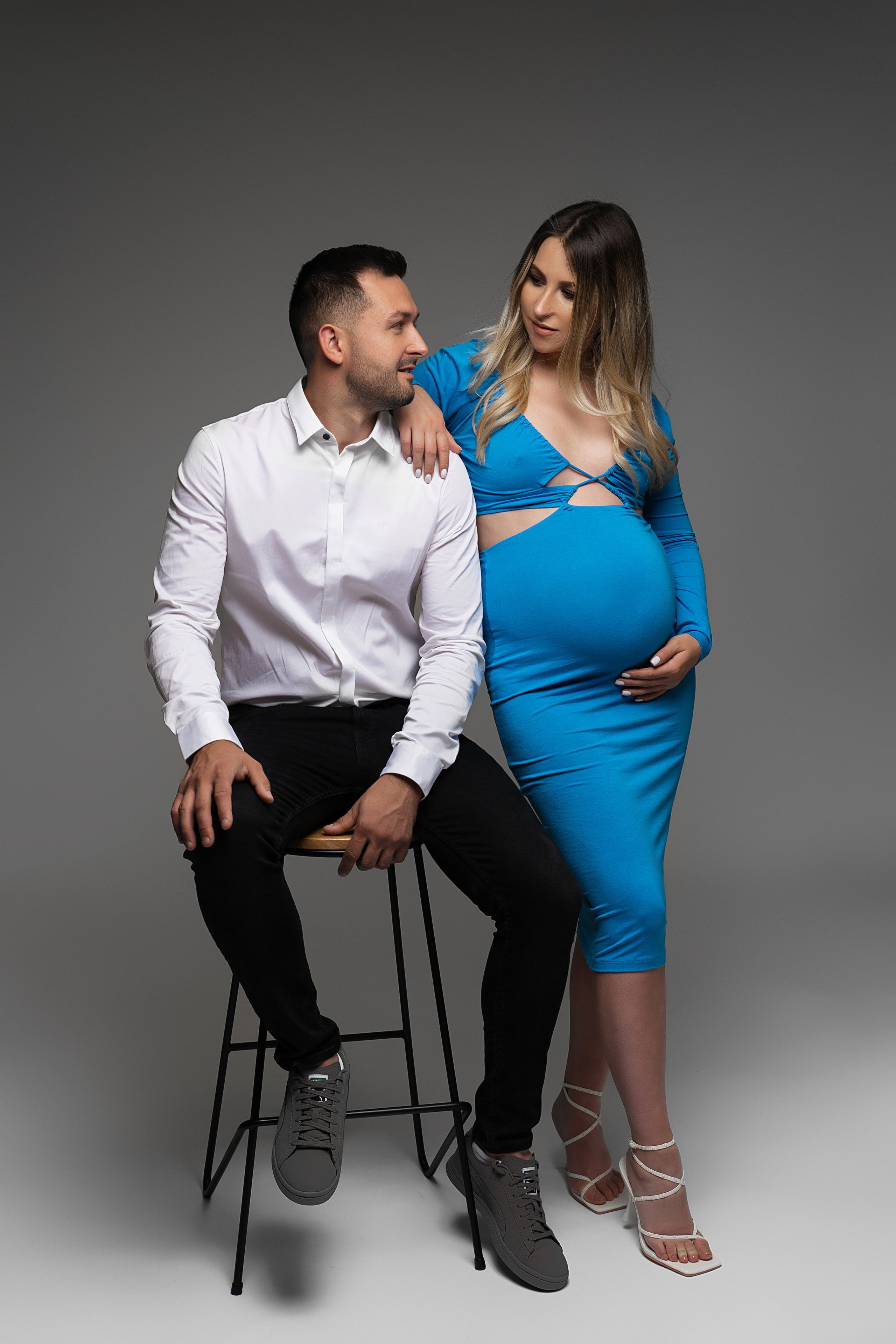 STUDIO: Violeta. Maternity/Love story/Wedding photographer