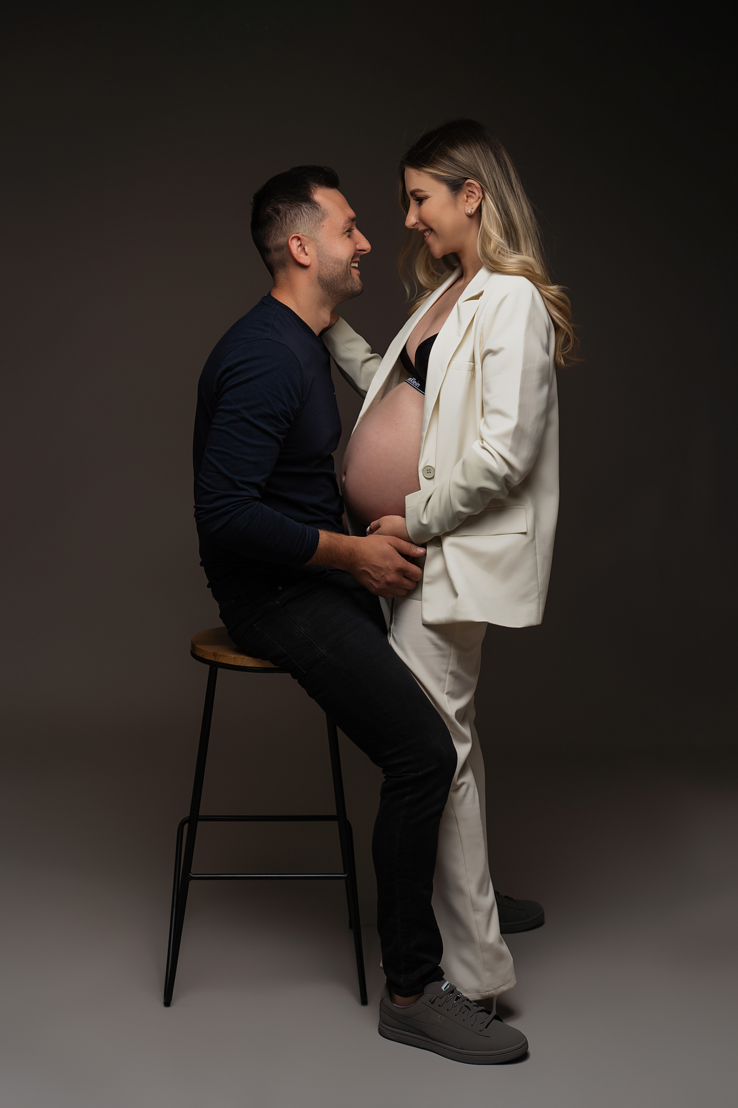 STUDIO: Violeta. Maternity/Love story/Wedding photographer
