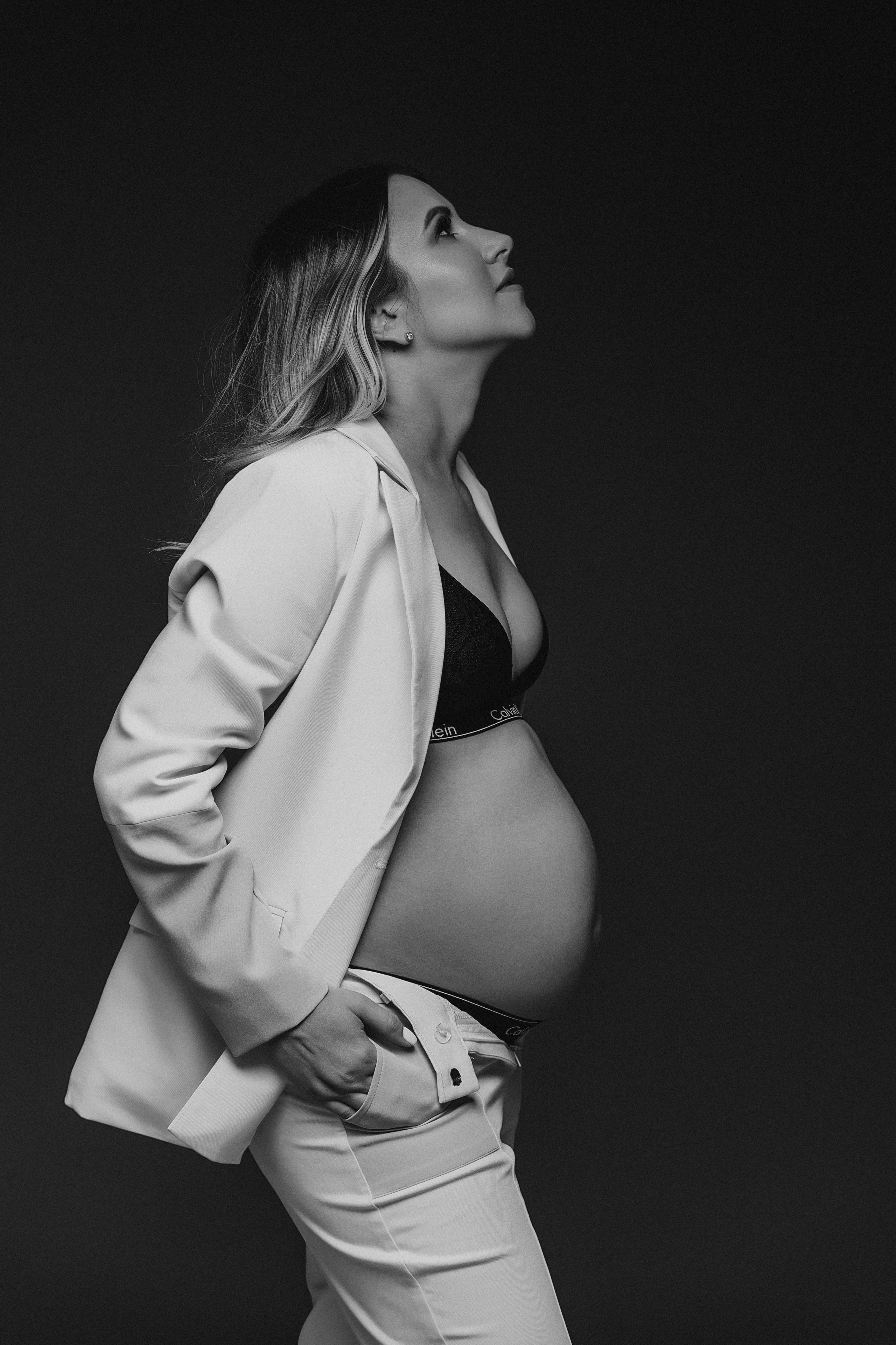 STUDIO: Violeta. Maternity/Love story/Wedding photographer