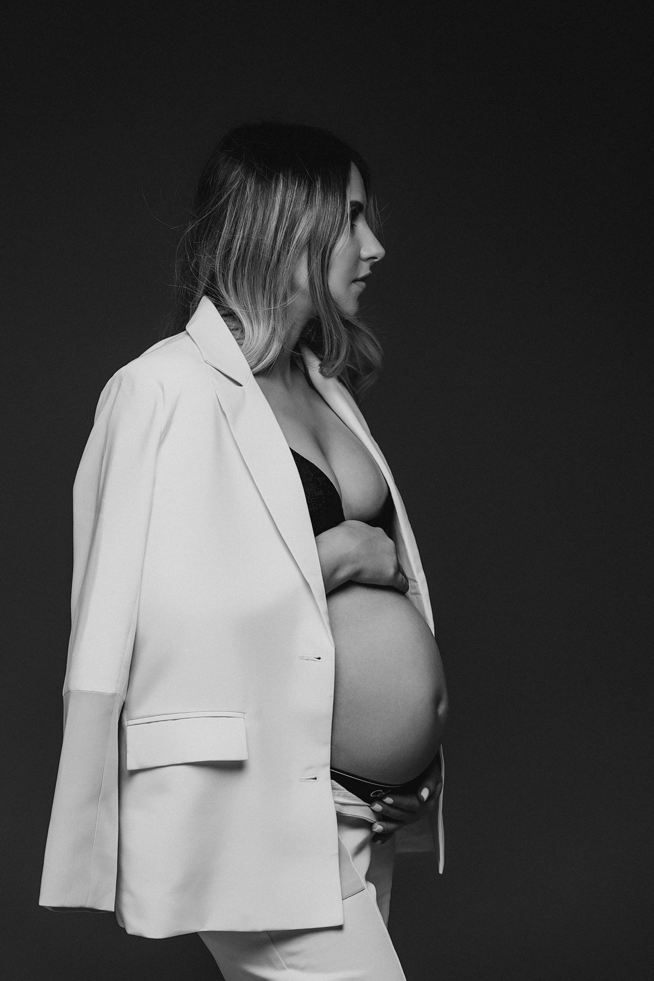 STUDIO: Violeta. Maternity/Love story/Wedding photographer