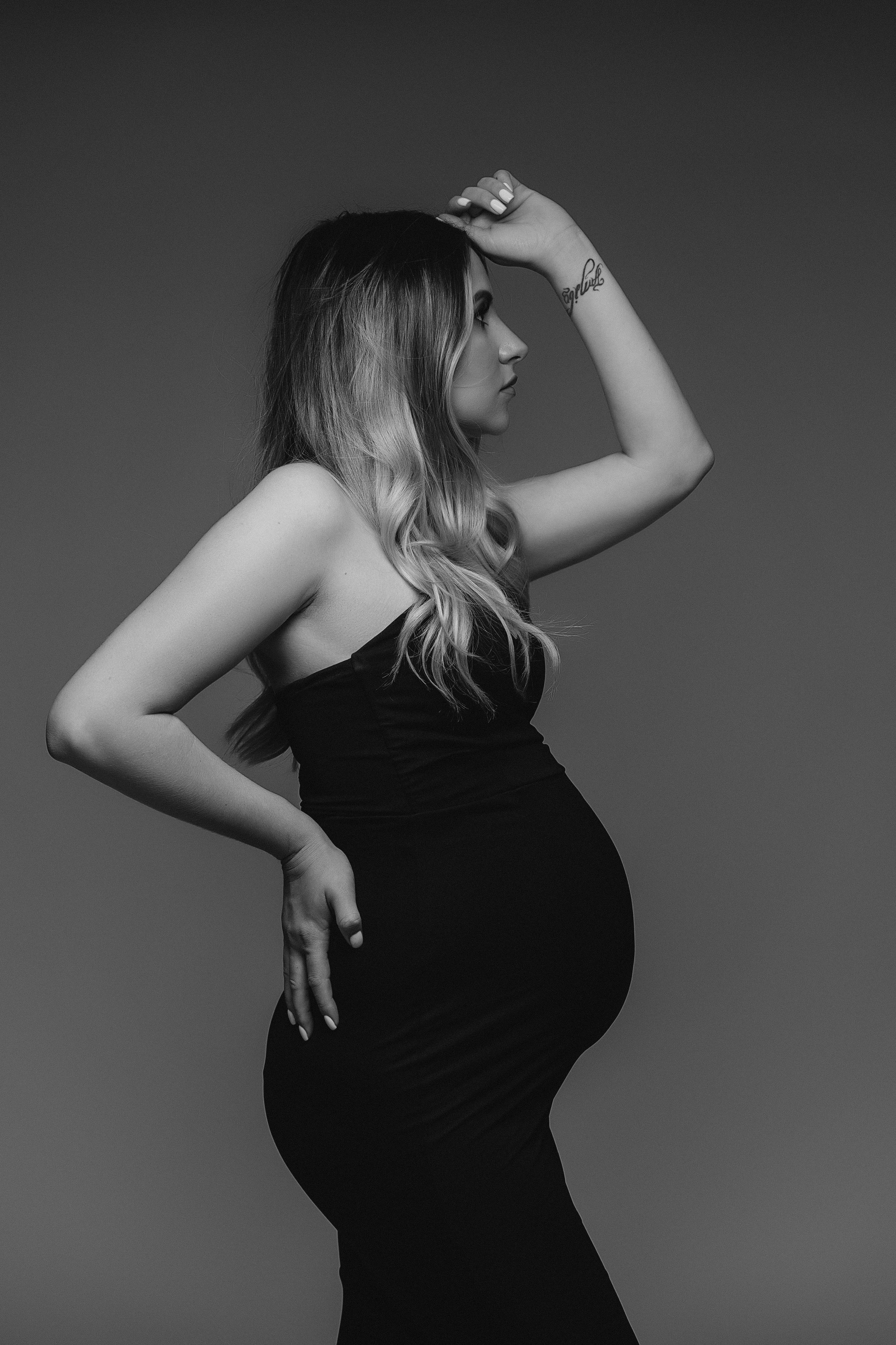 STUDIO: Violeta. Maternity/Love story/Wedding photographer