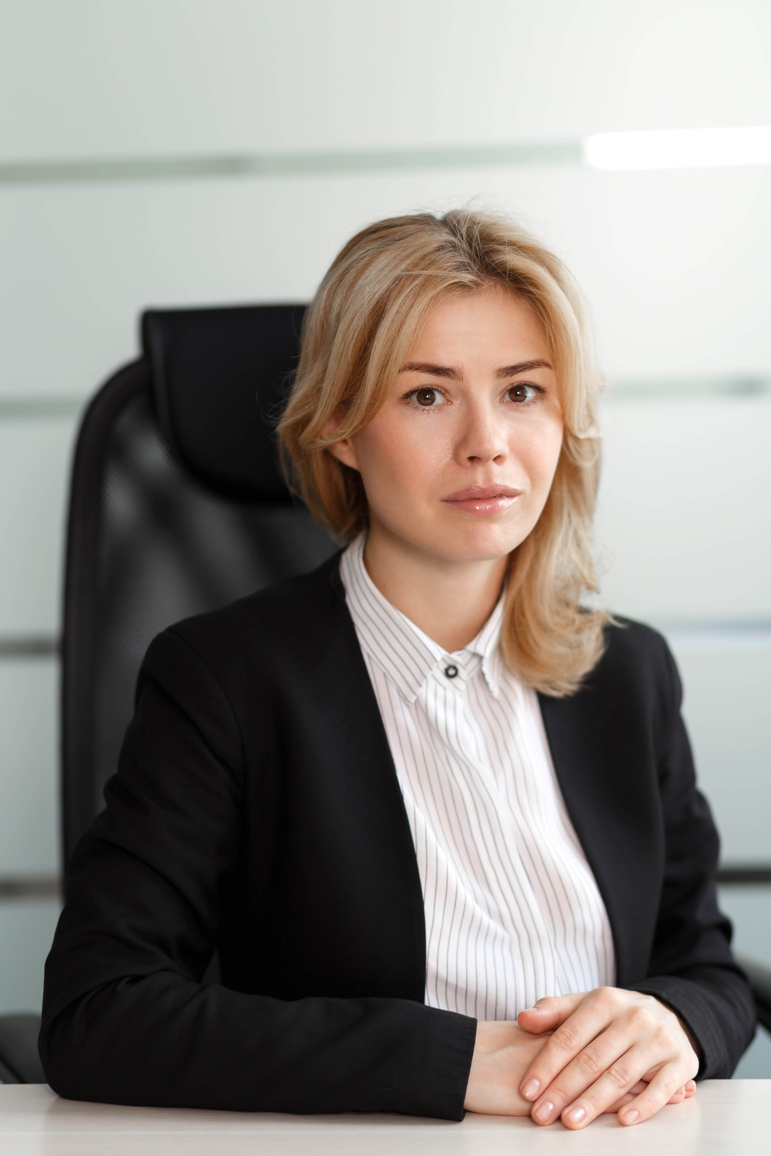 business woman, Germany woman, Fotograf in Deutschland, Weiss und schwarz foto , fotograf in Schweinfurt , Fotograf in Frankfurt, Fotograf in Würzburg, Modefotograf, Hochzeitsfotograf, Schweinfurt foto , Bayern Foto, Erlangen fotograf, Nuremberg fotograf , fotograf in der nähe , fotograf in München , fotograf in Regensburg, fotograf in meiner nähe, Schweinfurt foto, Schweinfurt Fotogeschäft, Schweinfurt fotoshooting, Schweinfurt business foto  , Frankfurt business fotograf