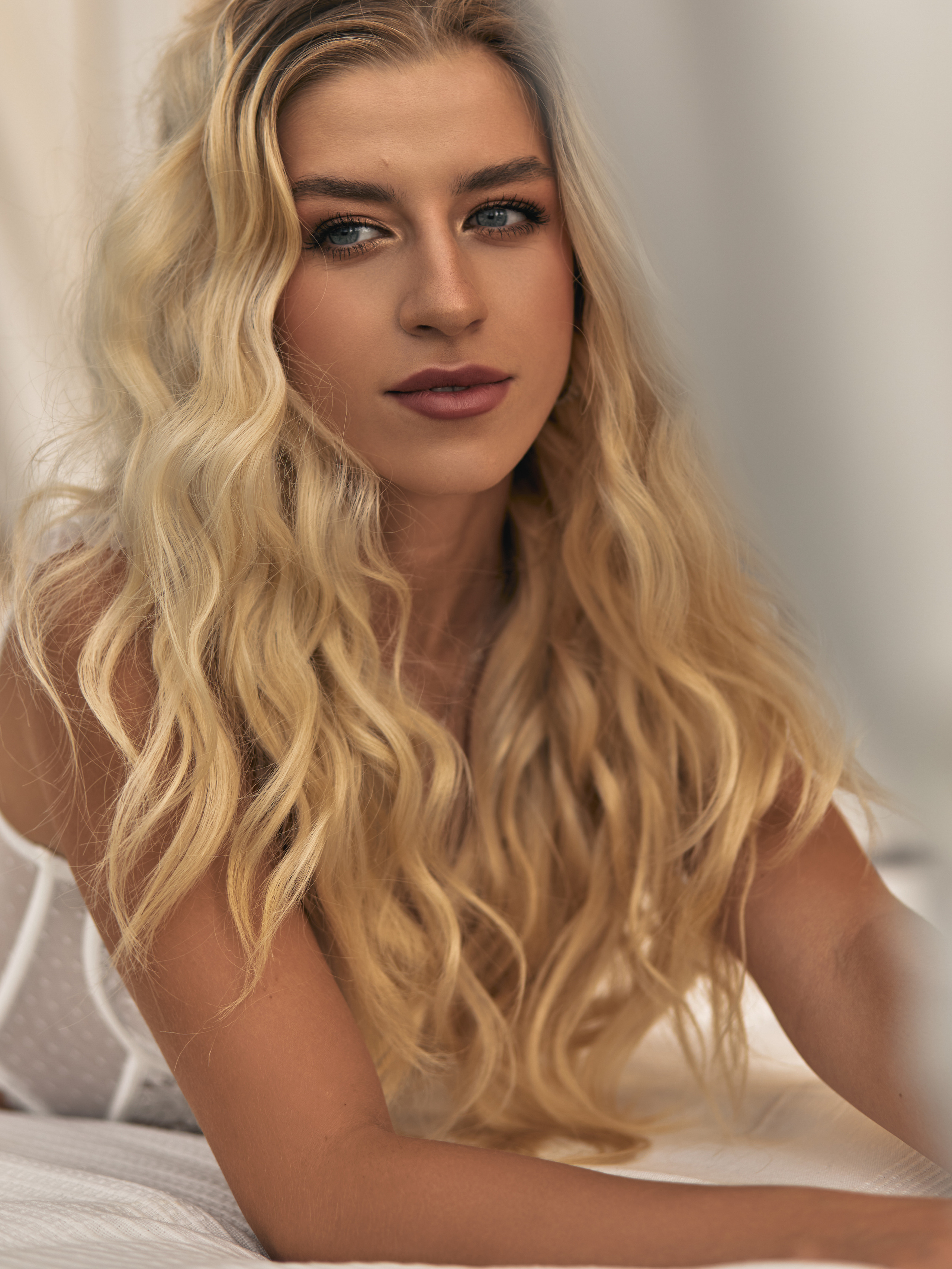 Beach photo shoot in Tenerife, Canary islands. Photographer in Frankfurt Evgeniia Dubrov