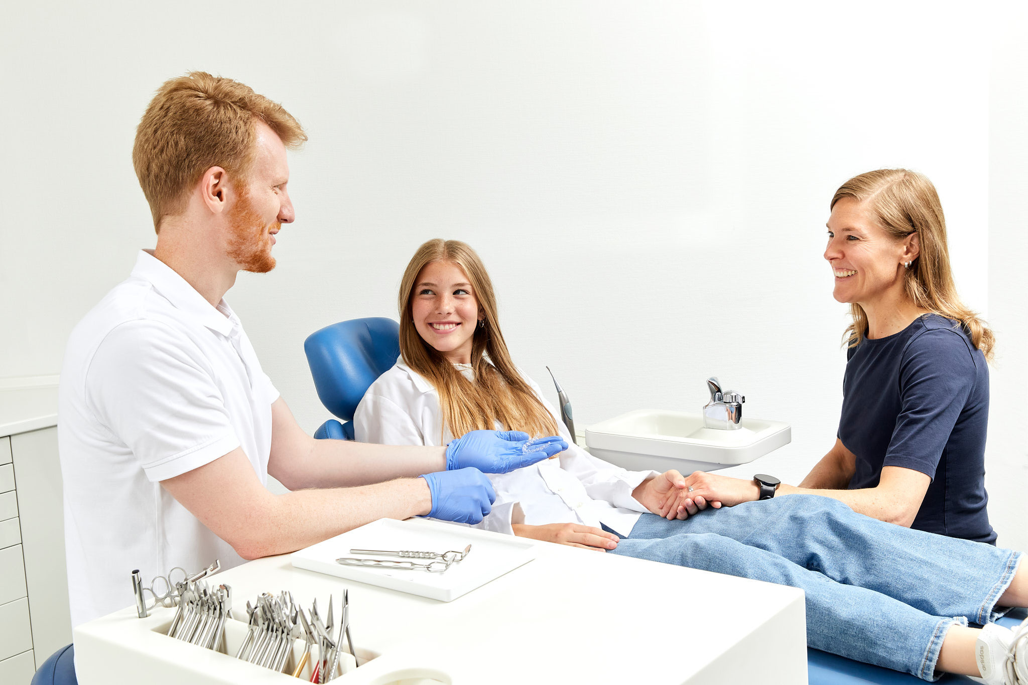 business man, Germany doctor, Fotograf in Deutschland, Weiss und schwarz foto , fotograf in Schweinfurt , Fotograf in Frankfurt, Fotograf in Würzburg, Modefotograf, Hochzeitsfotograf, Schweinfurt foto , Bayern Foto, Erlangen fotograf, Nuremberg fotograf , fotograf in der nähe , fotograf in München , fotograf in Regensburg, fotograf in meiner nähe, Schweinfurt foto, Schweinfurt Fotogeschäft, Schweinfurt fotoshooting, Schweinfurt business foto  , Frankfurt business fotograf, portrait von Arzt, werbungfoto deutschland