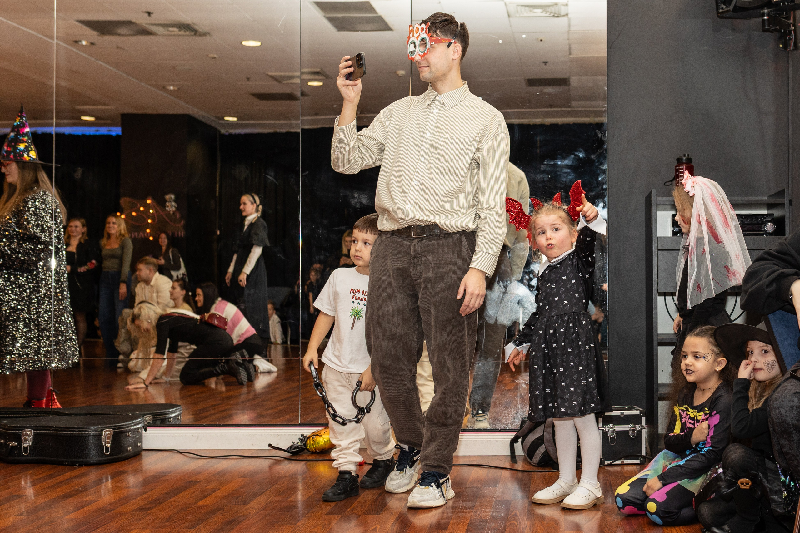 Leo dance studio Helloween 2025. Семейный и детский фотограф в Варшаве Мила Бобровская