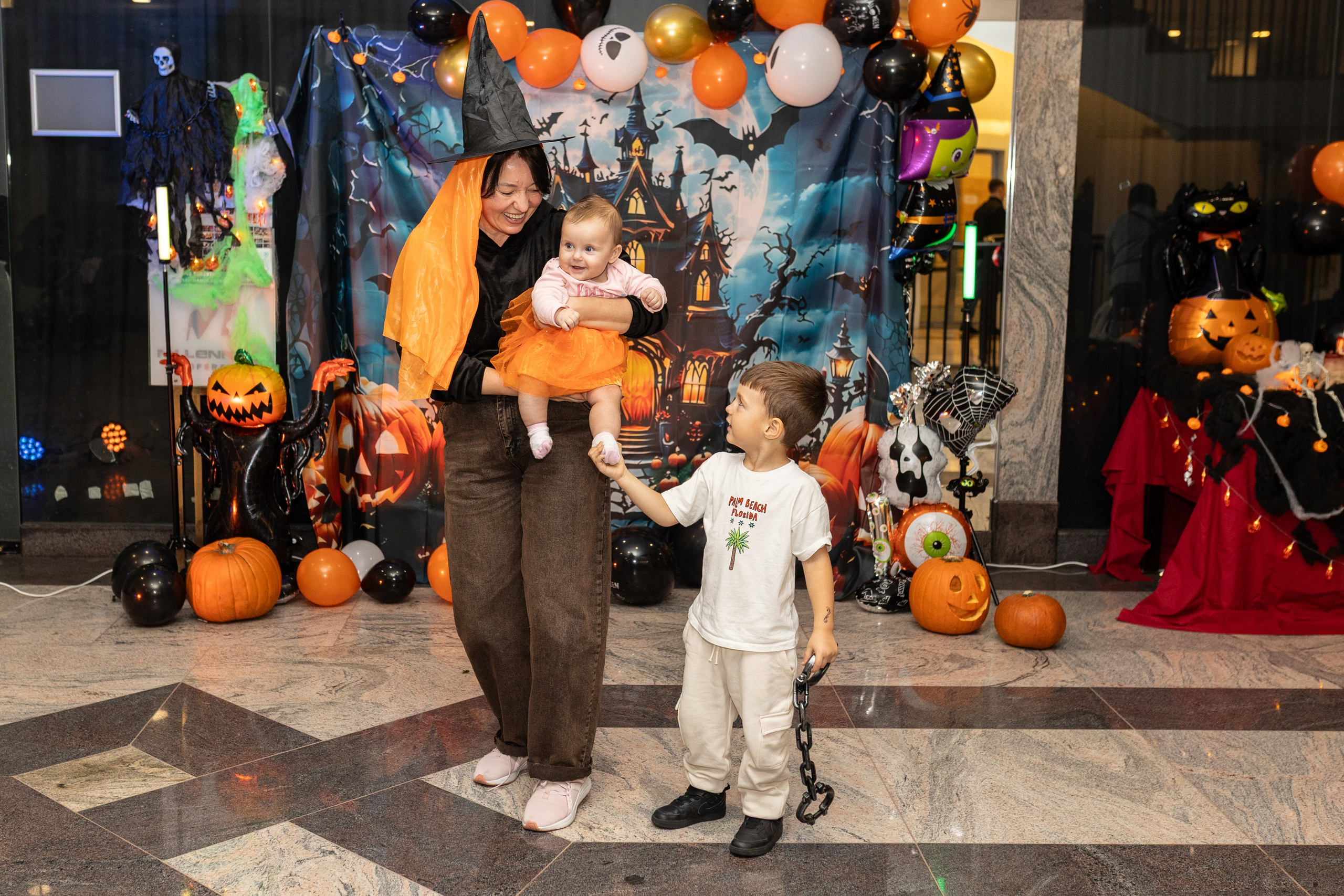 Leo dance studio Helloween 2025. Семейный и детский фотограф в Варшаве Мила Бобровская