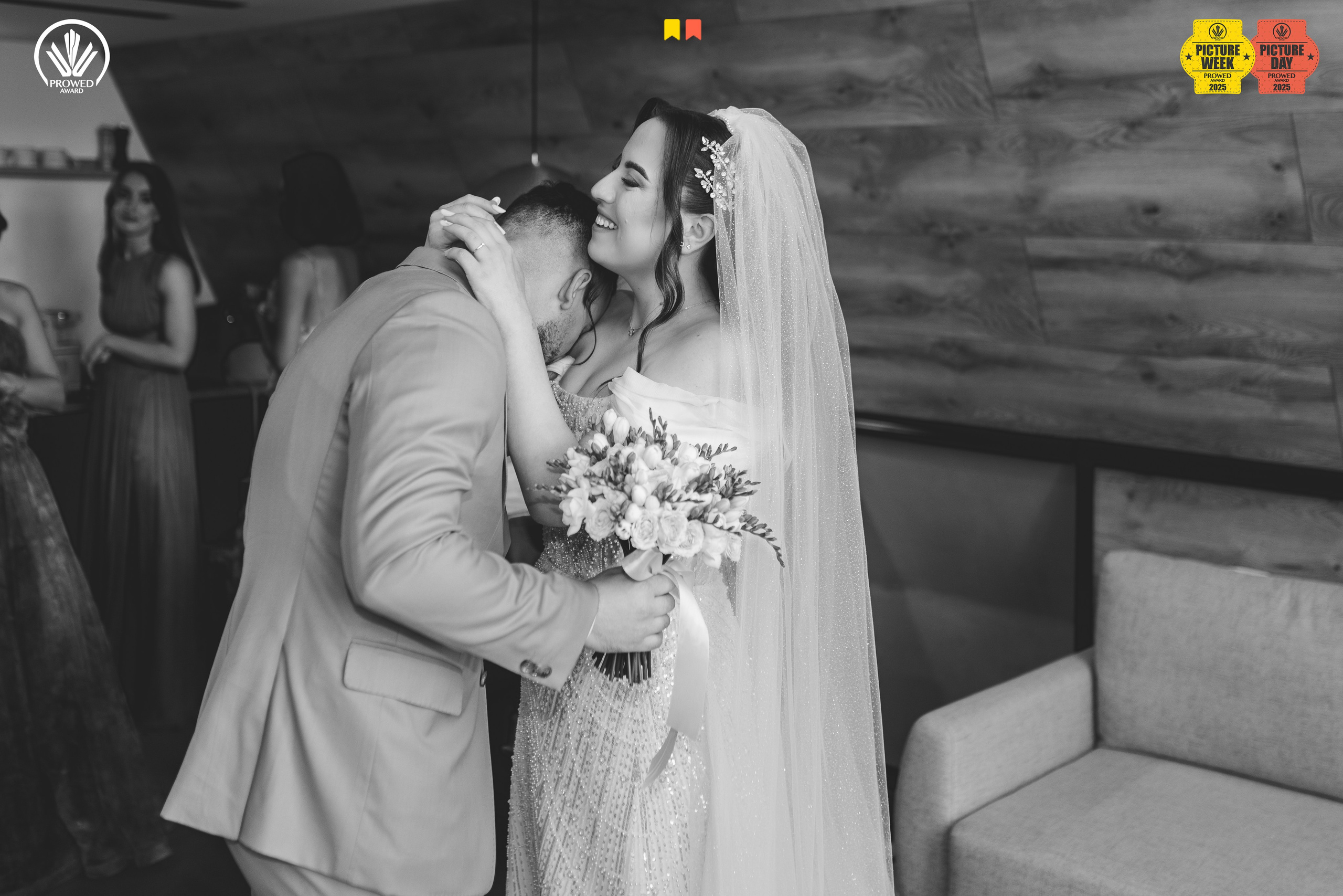 O poveste, patru premii: O nuntă de la Moara Vlăsiei, recunoscută de patru ori la PROWEDAward. Lucian Dedeu — Fotograf