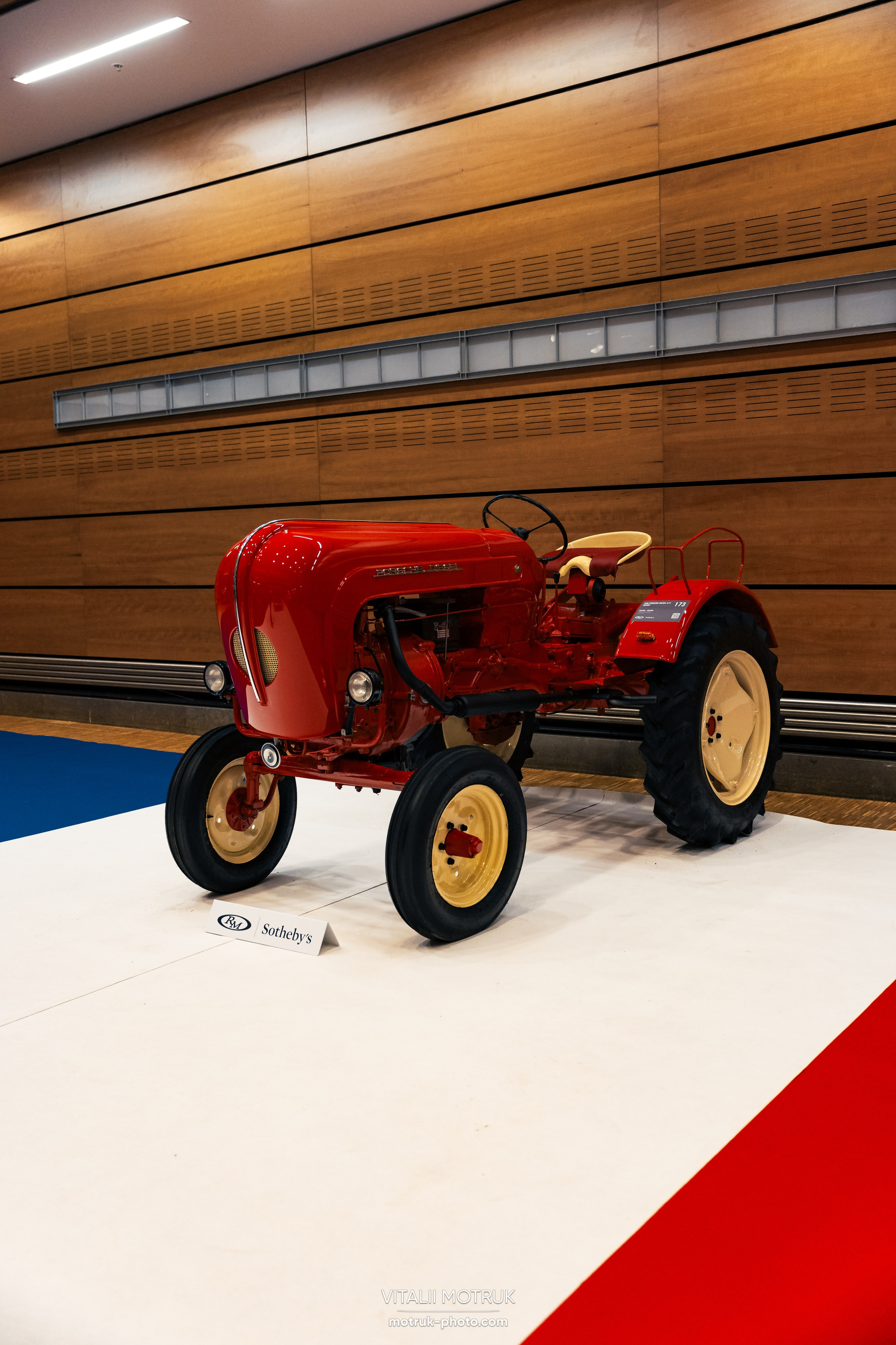 RM Sothebys 2025. Photographe de voitures à Paris — Vitalii Motruk