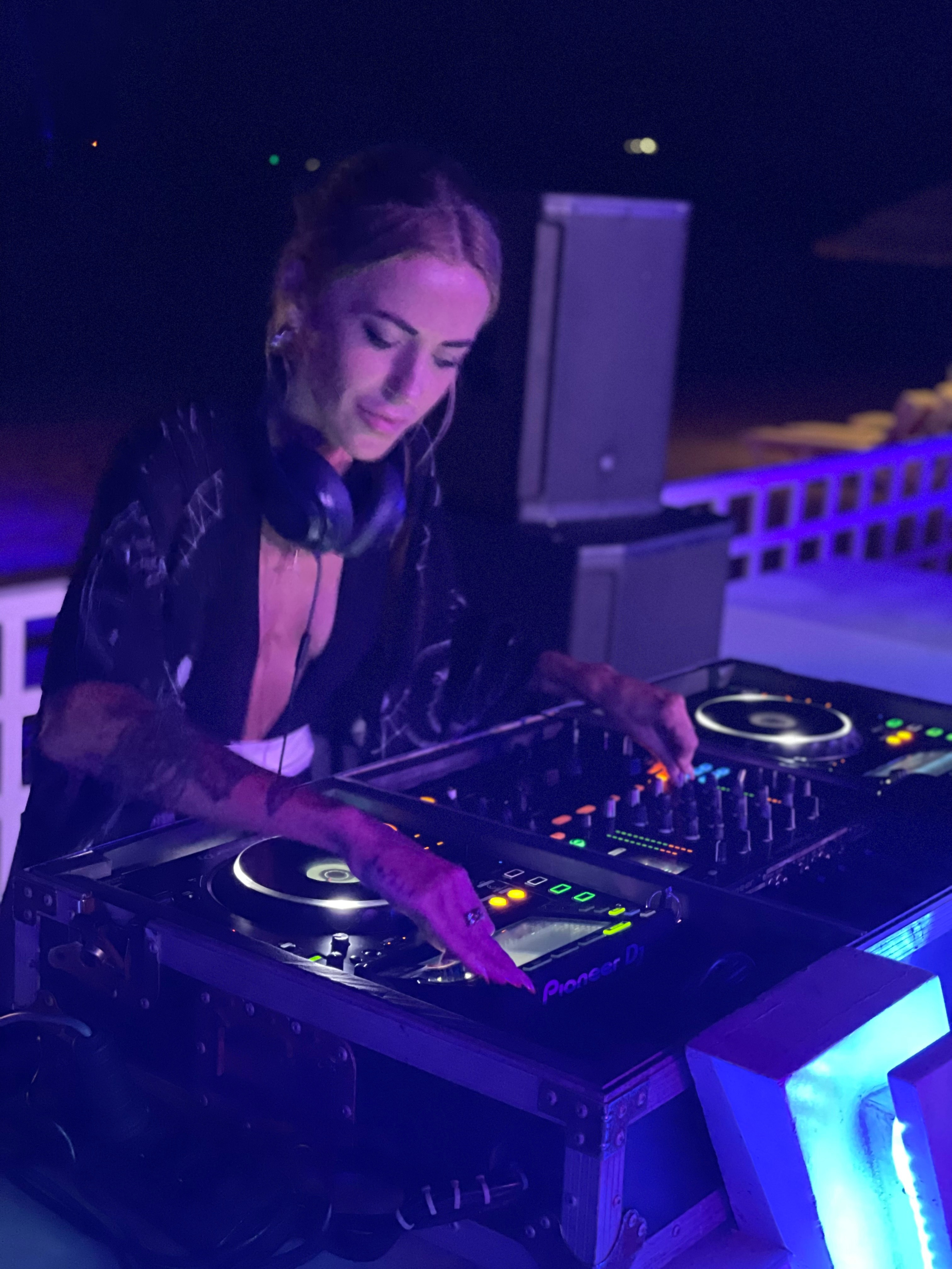 CONTACT ME. Dj Marry Tee Copenhagen