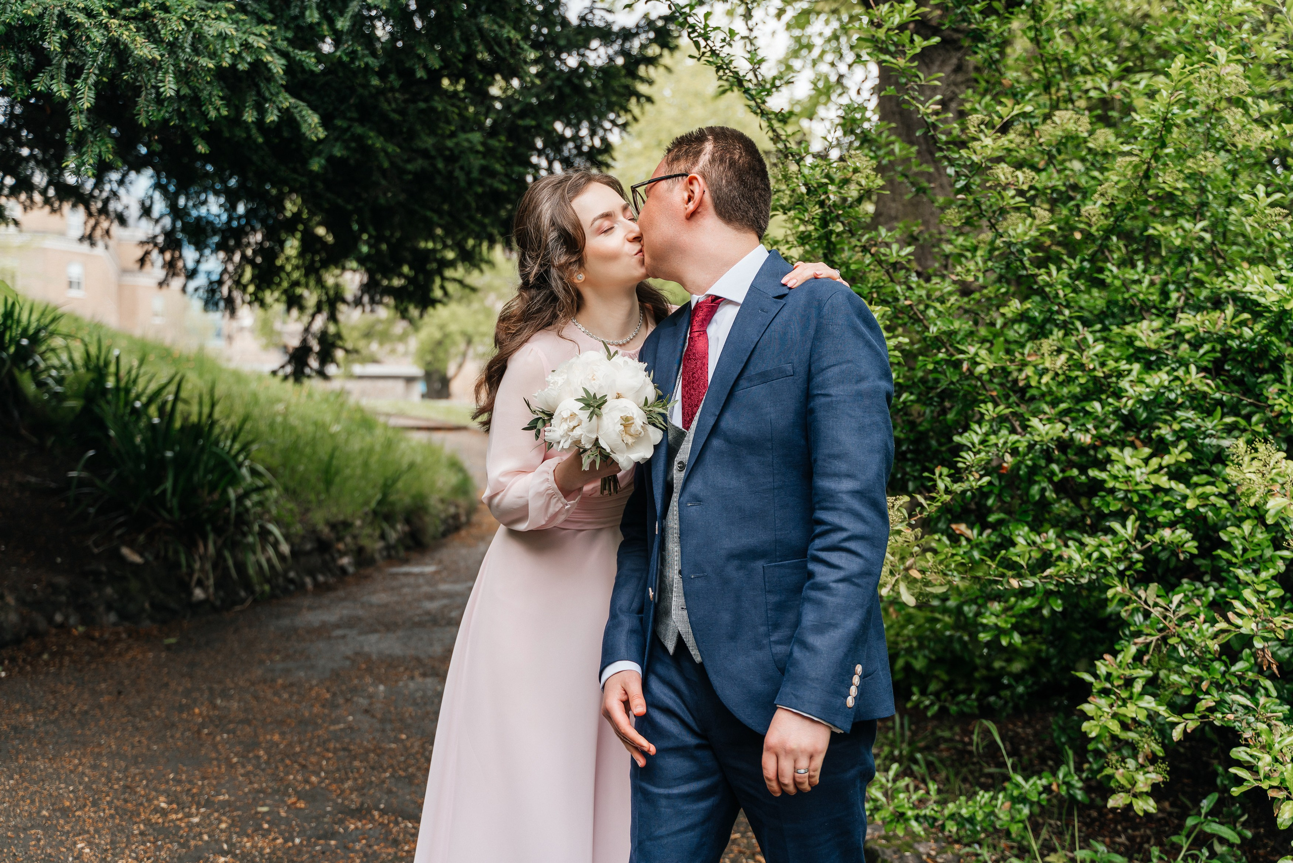 Reading Town Hall, Reading Town Hall civil ceremony, small wedding at Reading Town Hall, wedding at Reading, wedding at Reading, civil ceremony at Reading, small civil ceremony Reading Town Hall, wedding photography at Forbury Gardens, wedding photos at Forbury Gardens