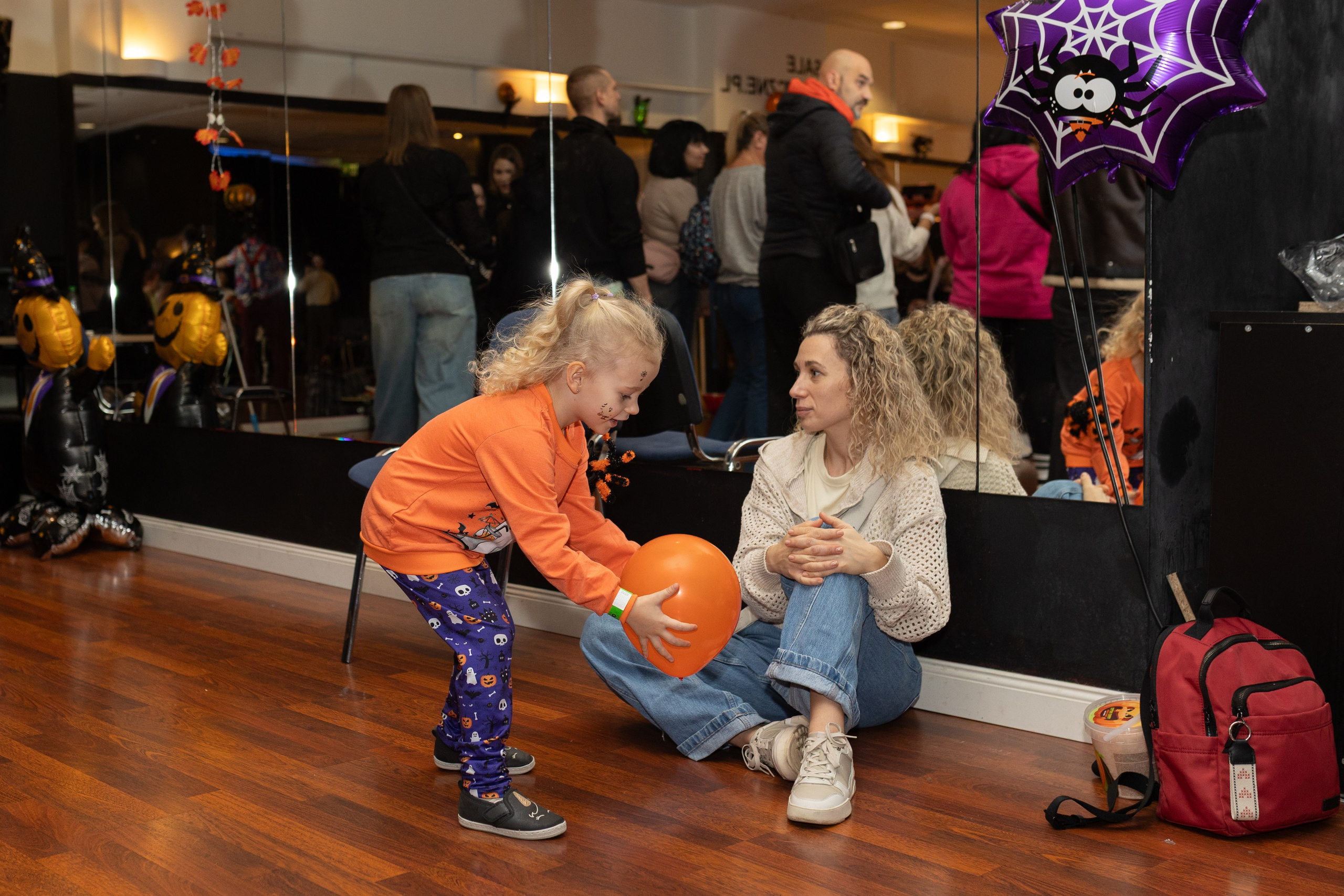 Leo dance studio Helloween 2025. Семейный и детский фотограф в Варшаве Мила Бобровская