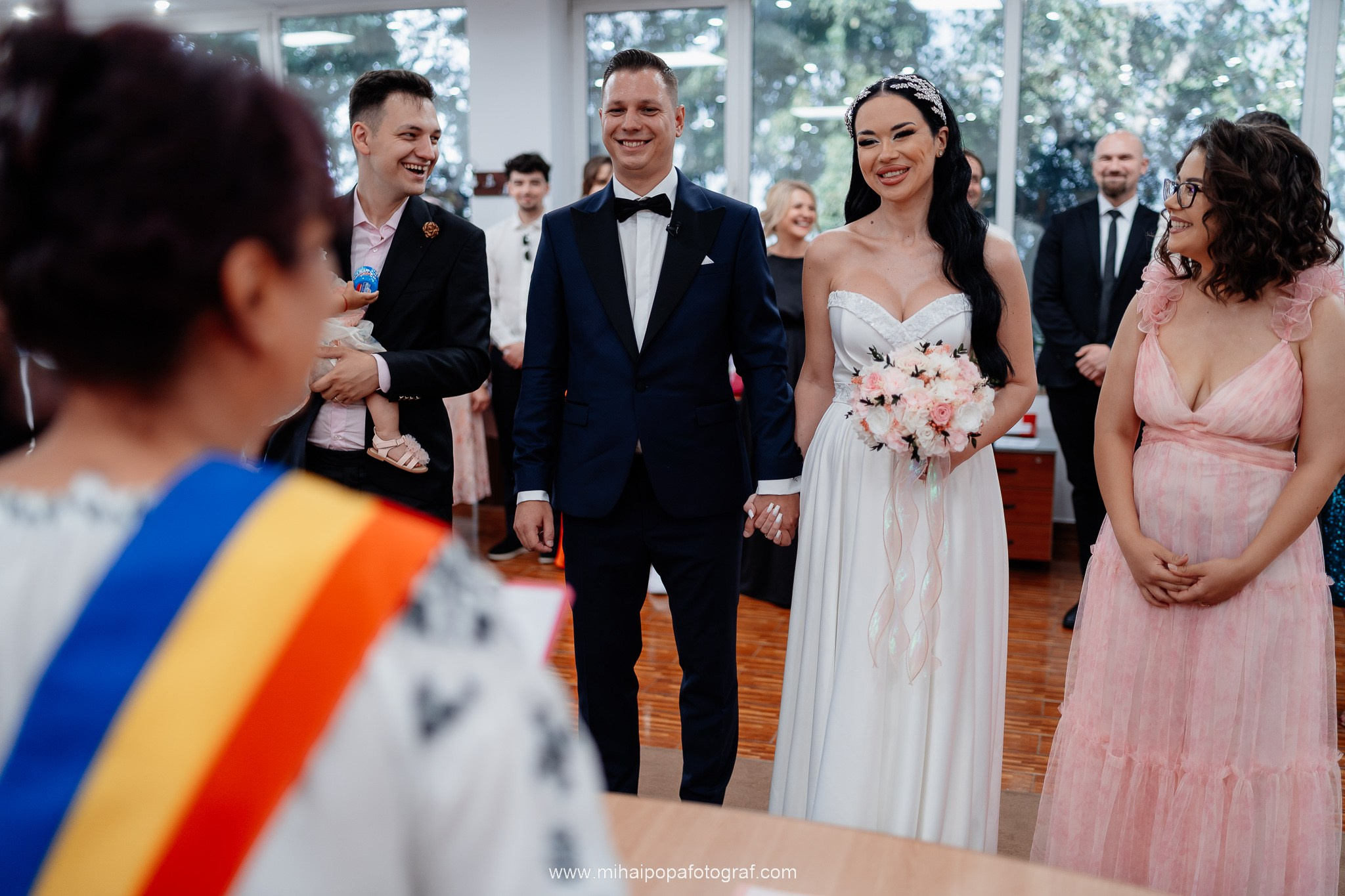 Fotograf Cununie Civilă în București - Mihai Popa Fotograf. Fotograf Nuntă & Botez București - Mihai Popa | Dincolo de oameni, imortalizez emoții!