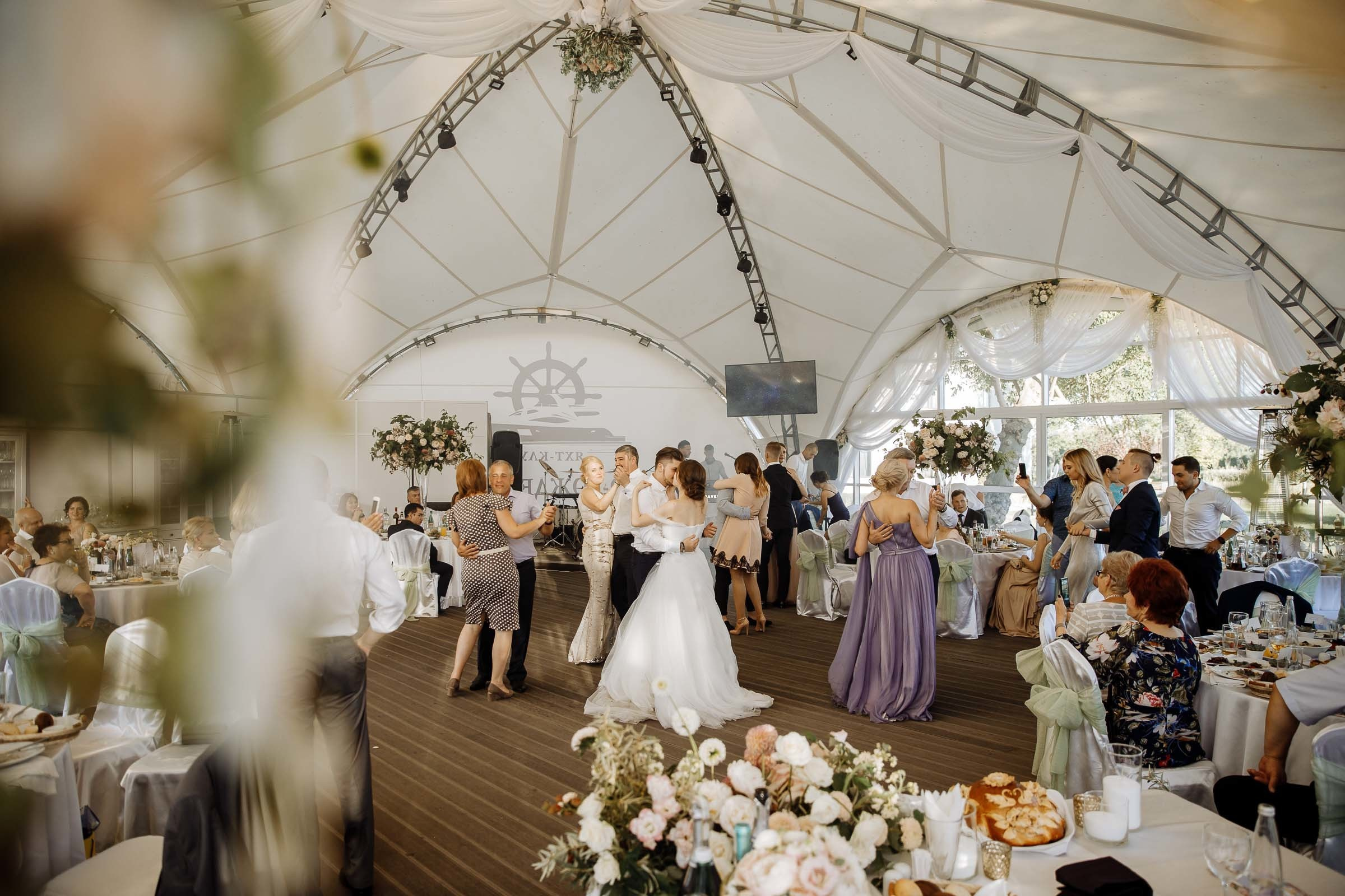 Couple’s first dance, by Tanya Bogdan, Cornwall wedding photographer.