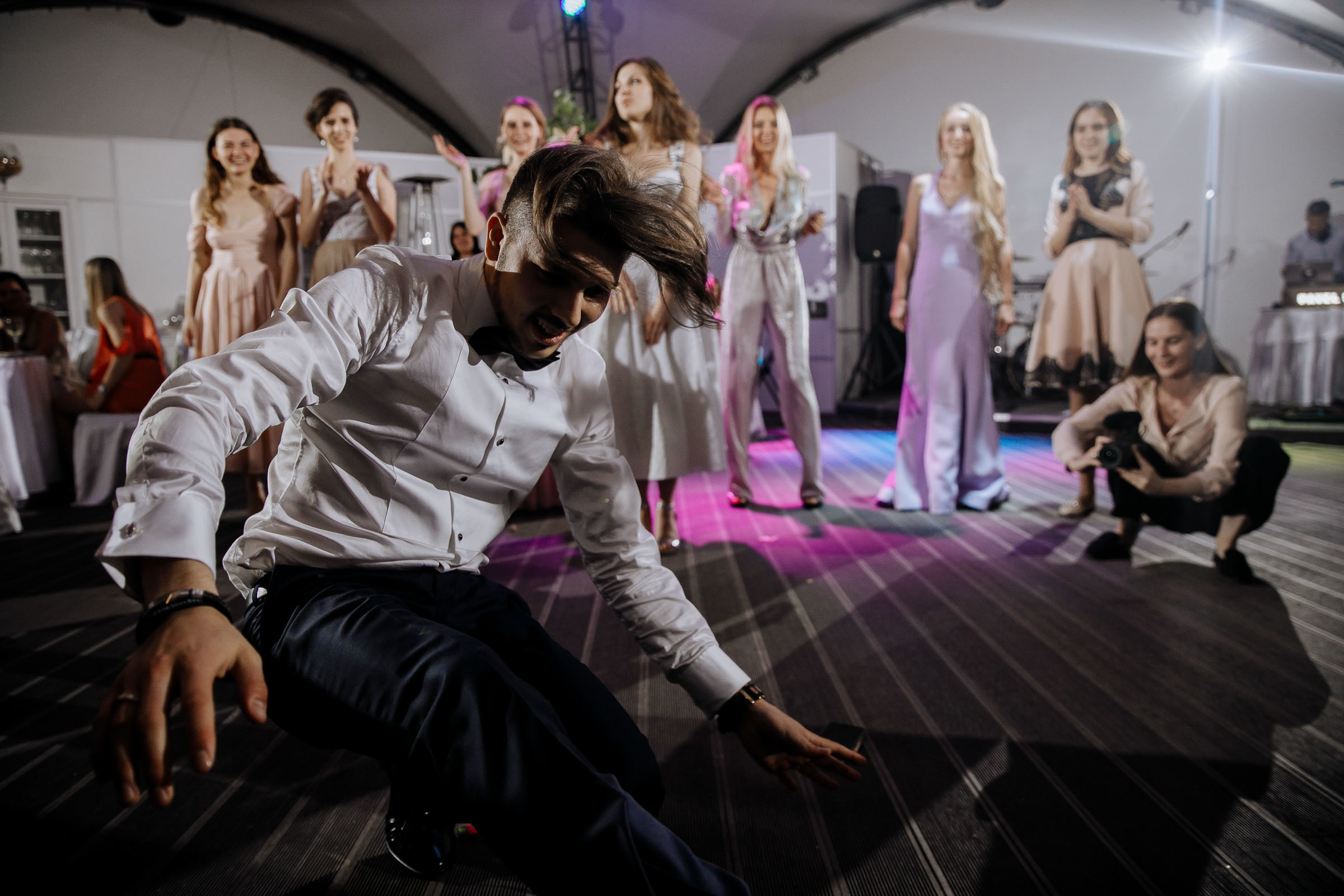 Energetic dancing, by Tanya Bogdan, Bude wedding photographer.