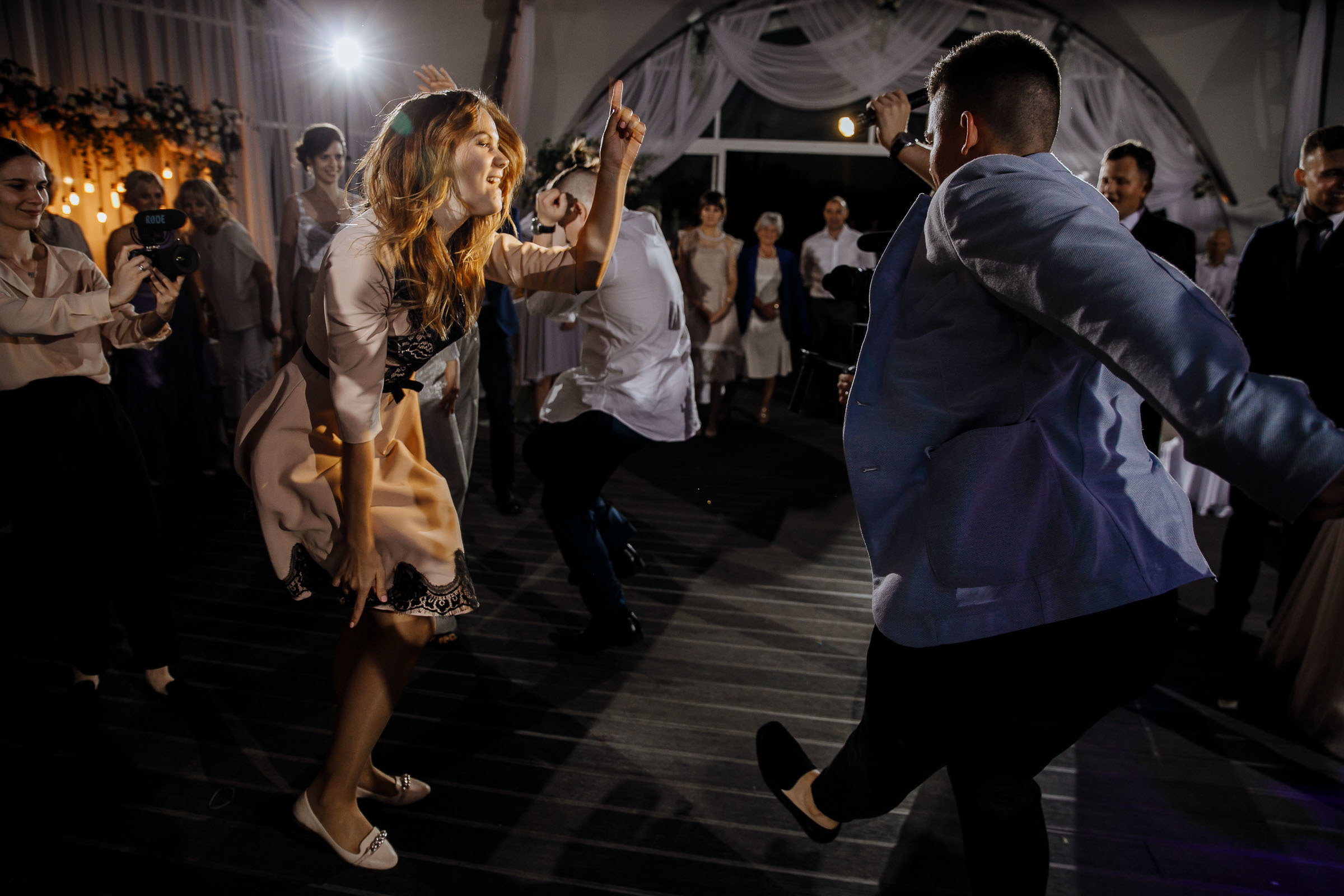 Dancing action, by Tanya Bogdan, Bude wedding photographer.