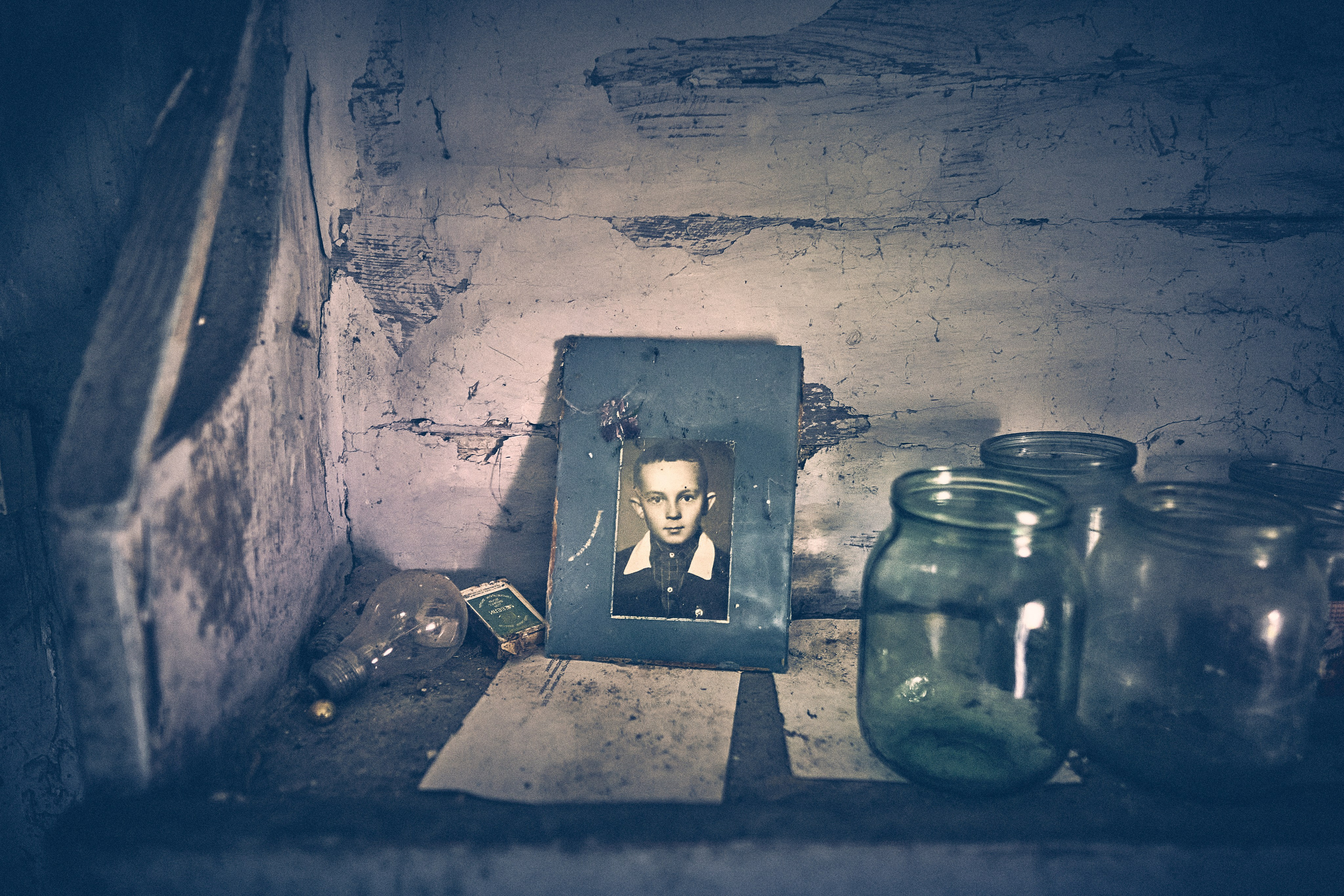 Andriej Szypiłow - Fotograf i Wideograf - Reportaż artystyczny - wizyta rodzinna in the middle of nowhere. Zabita dechami wieś na granicy Białorusi i Polski.