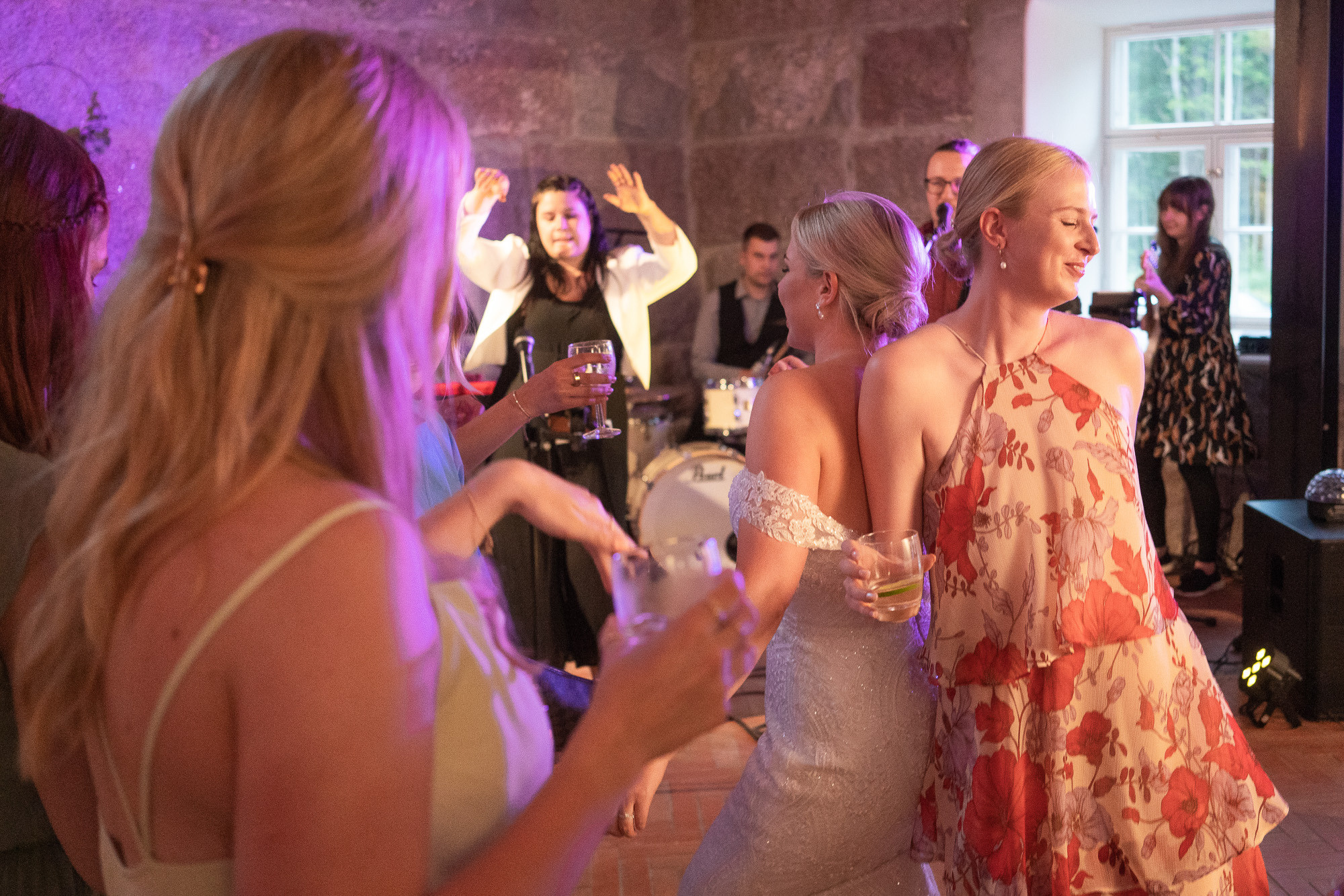 Sini&Otto, Wohls gård, hääkuvaaja Kirkkonummi