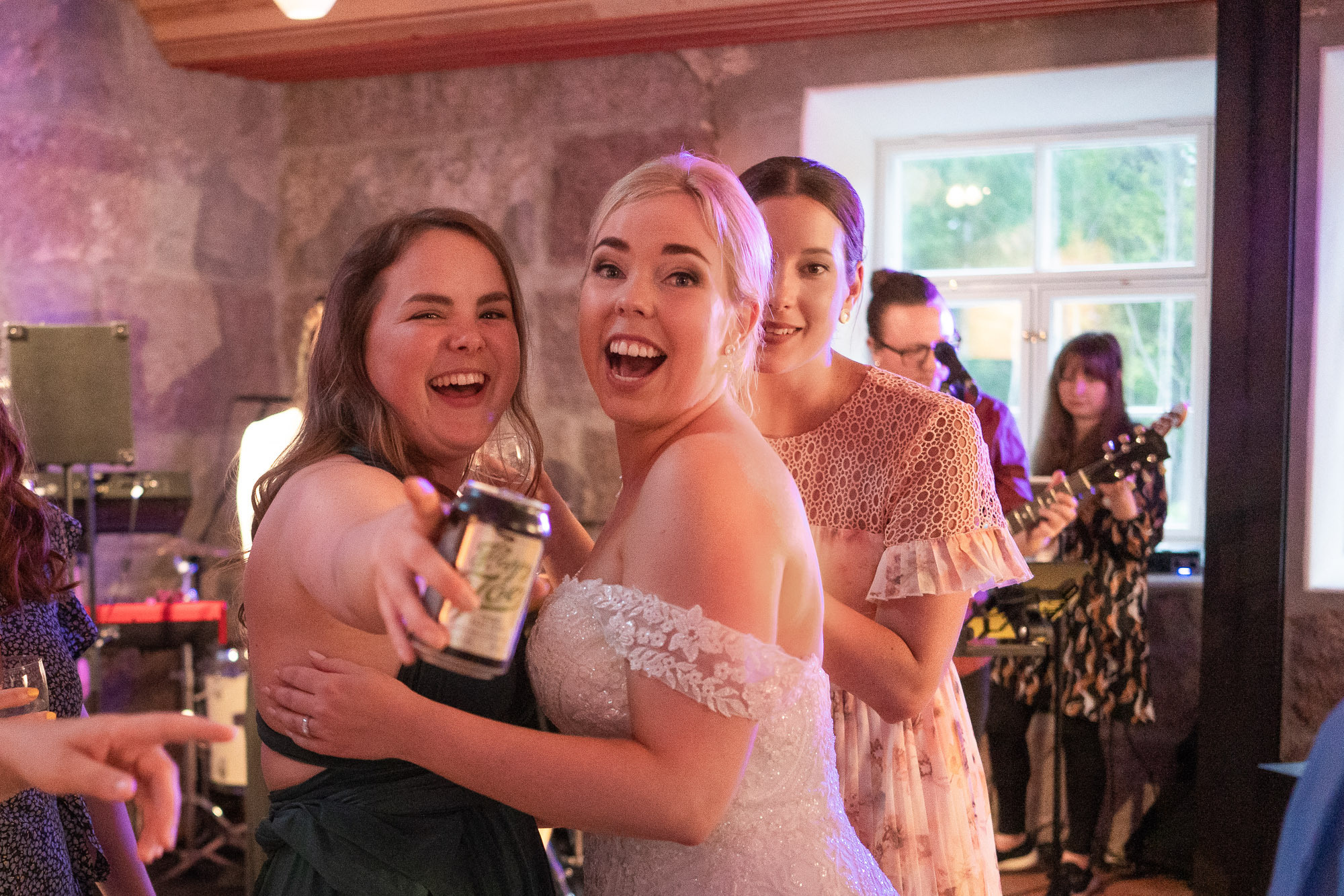 Sini&Otto, Wohls gård, hääkuvaaja Kirkkonummi