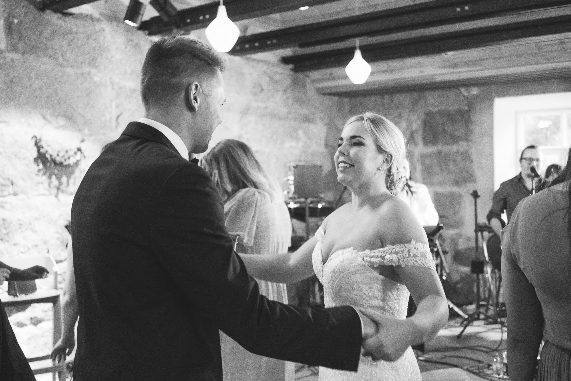 Sini&Otto, Wohls gård, hääkuvaaja Kirkkonummi