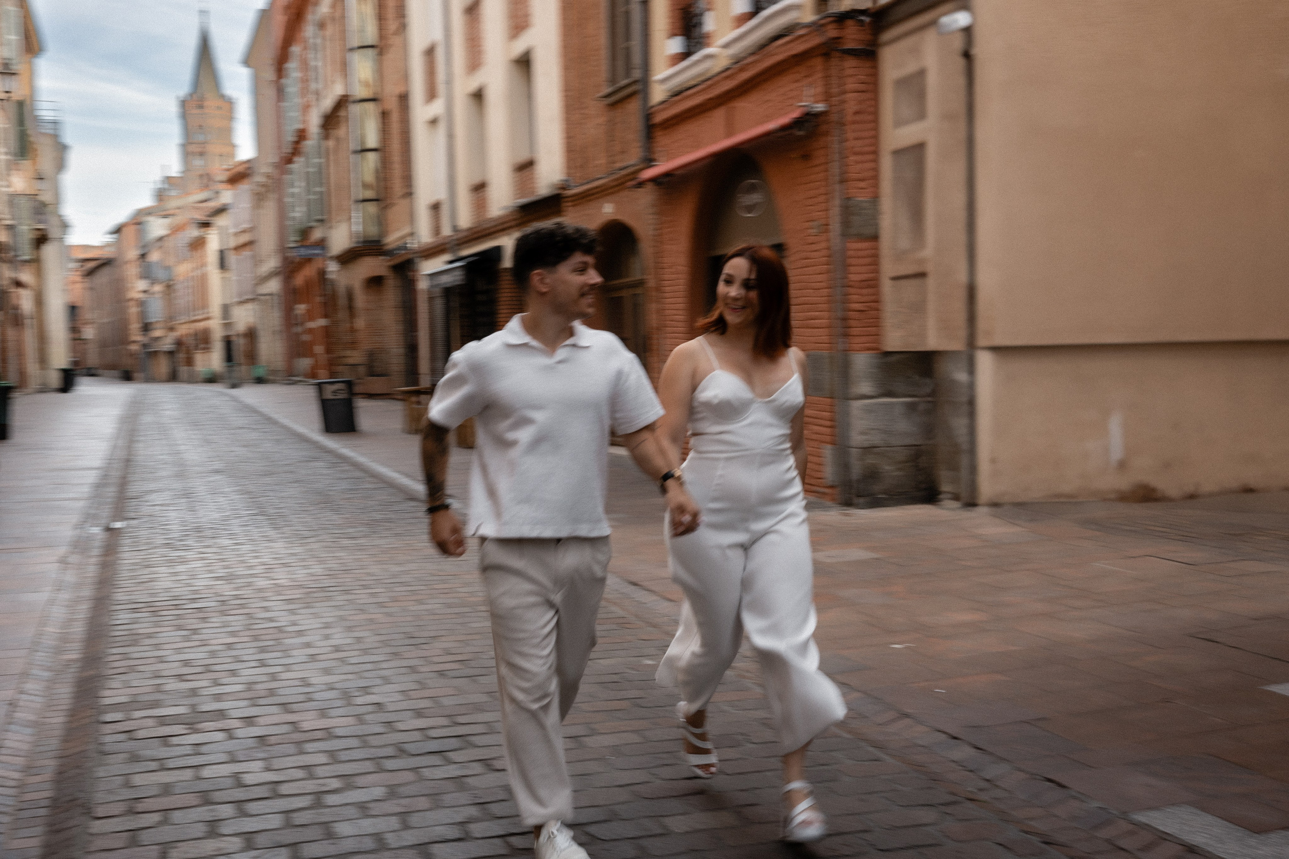 Engagement love Story in Toulouse. Eugénie Smirnova — Photographe à Toulouse et dans le Sud-Ouest