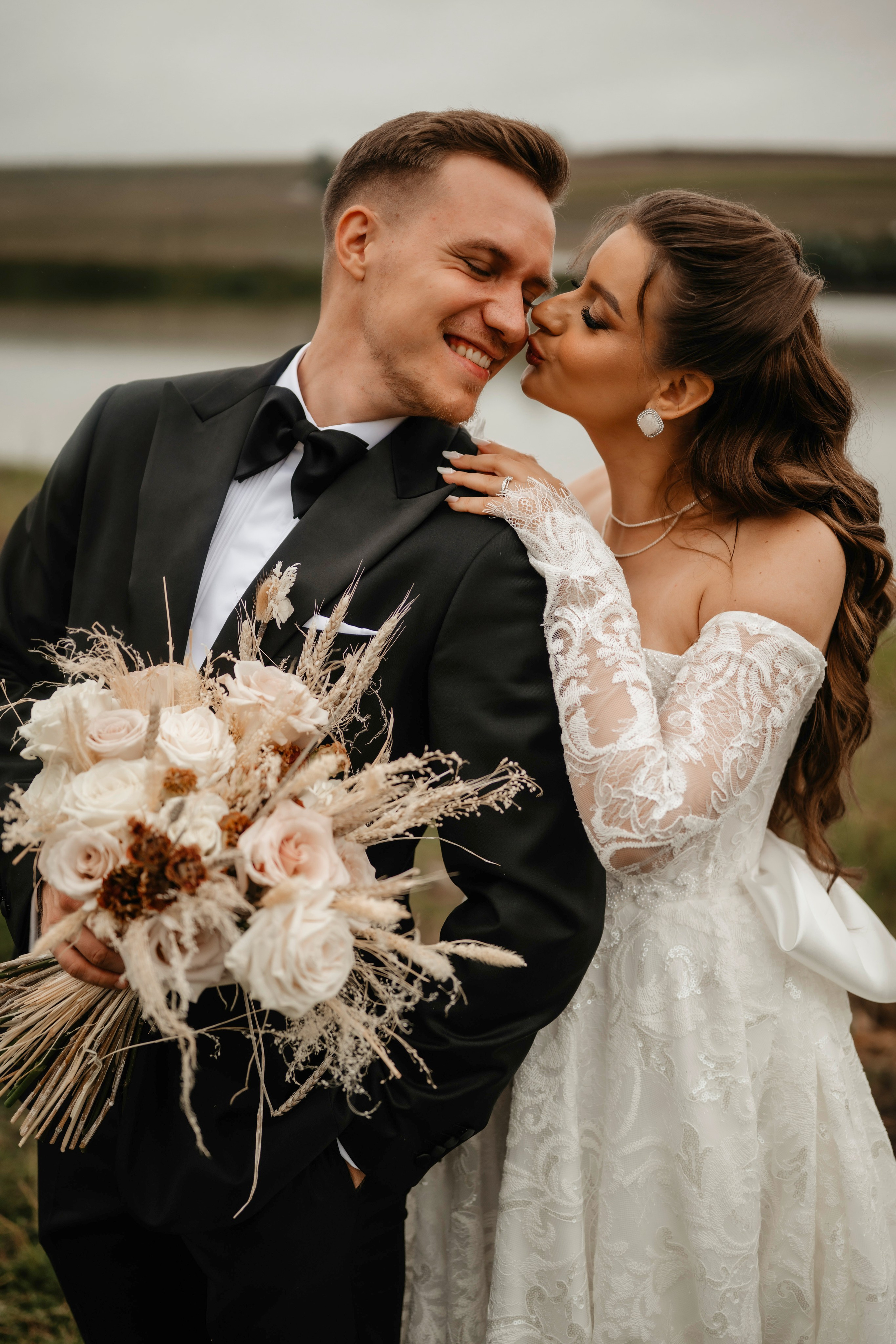 🤎 E l i s a & O v i d i u — Wedding Day Preview. Wedding & Family Photographer