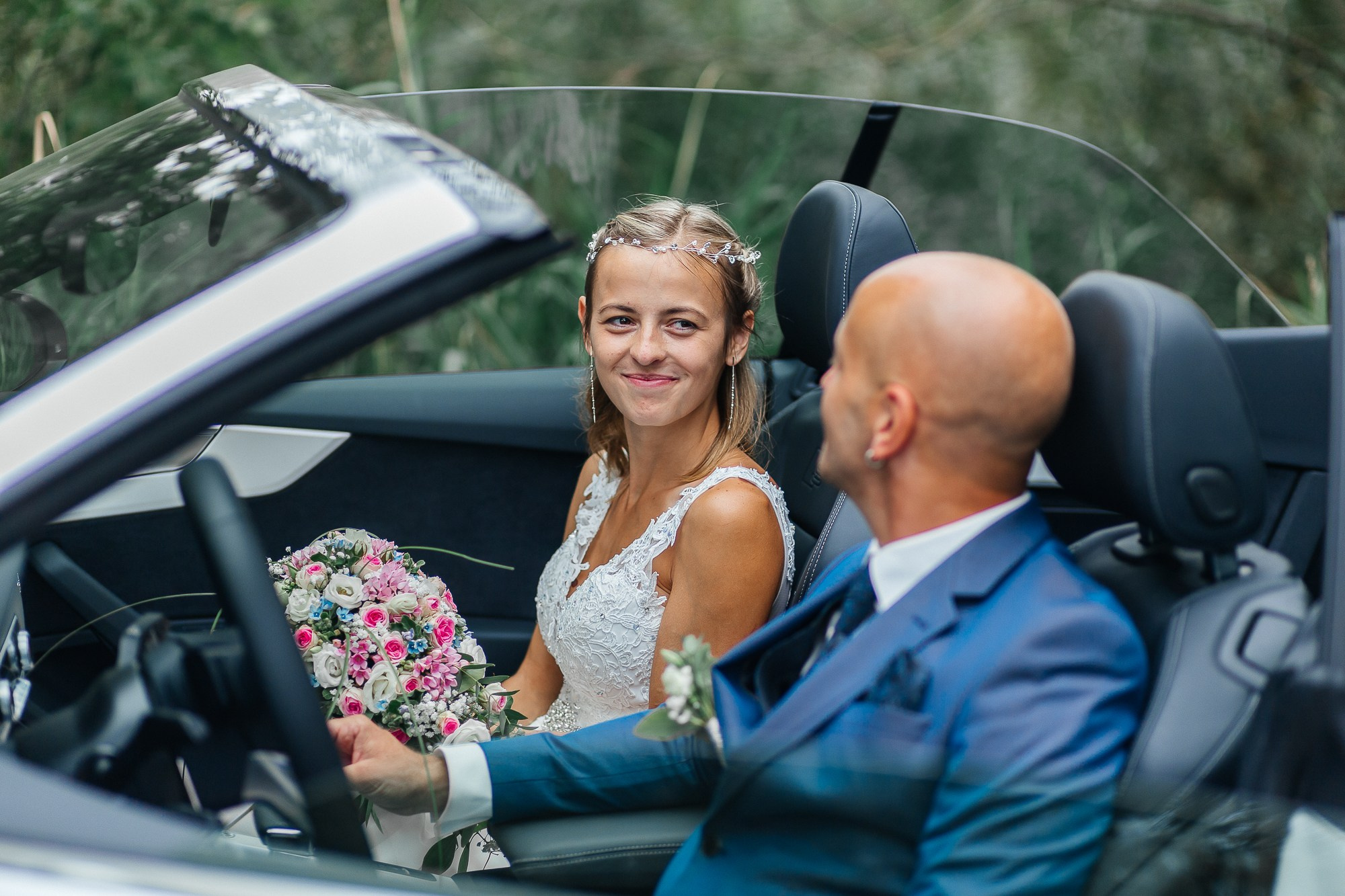 Susanne & Marco | Intime Trauung in der idyllischen Dorfkirche von Hönow. Hochzeitsfotografie in Berlin Nataliia Schütze