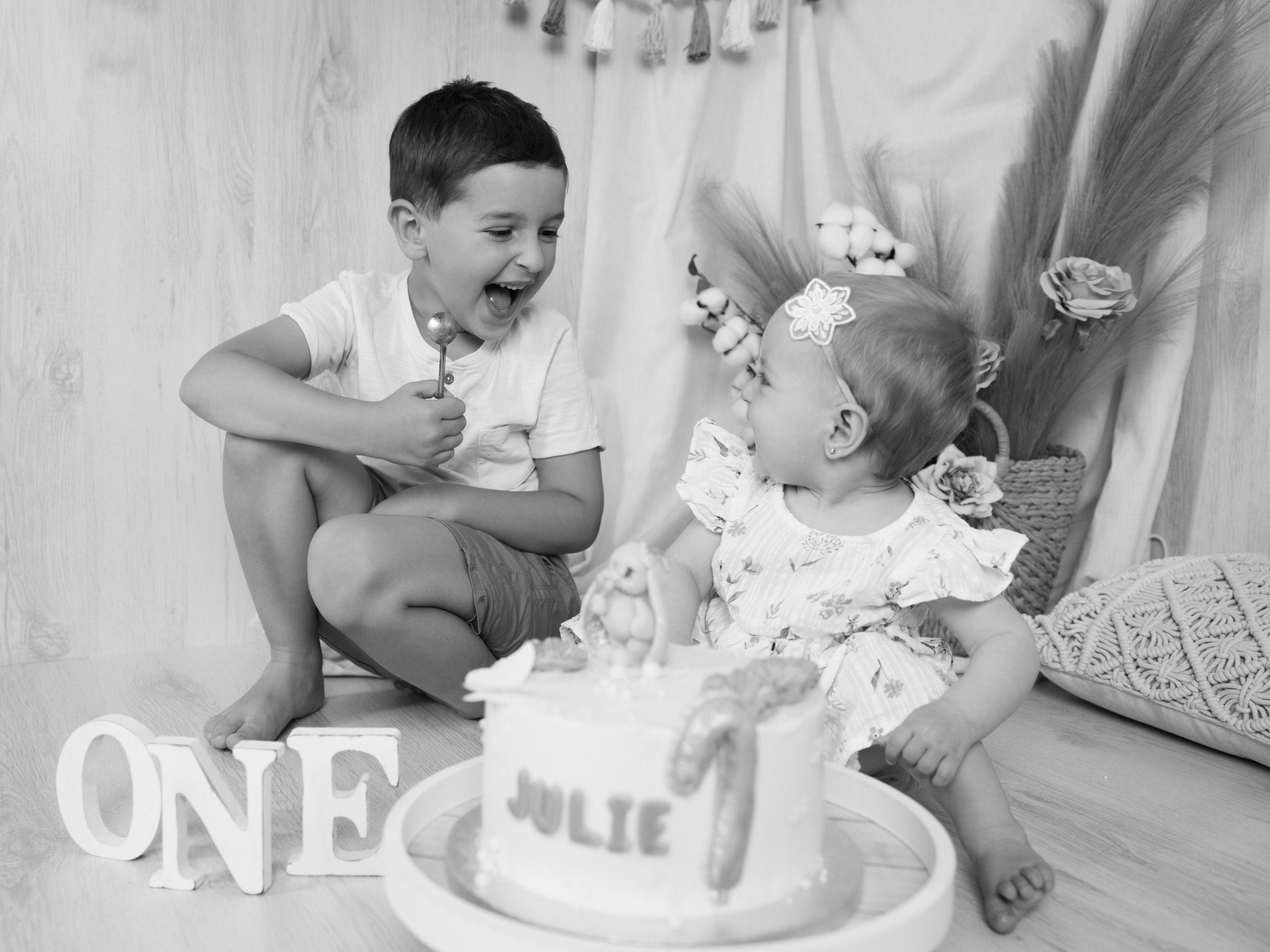 Smash Cake focení v Písku – dort, balónky a úsměv vašeho dítěte na krásných snímcích