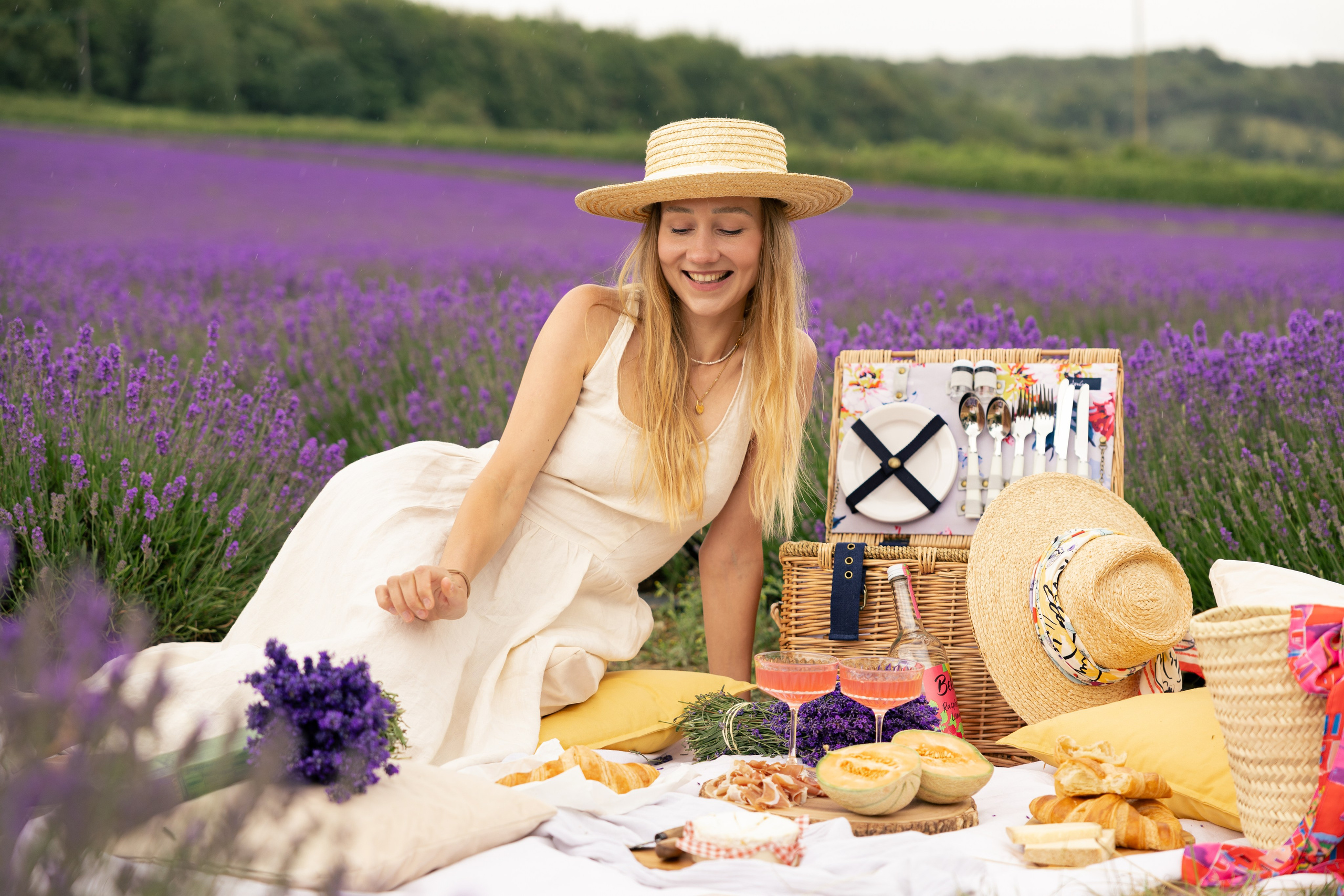 Lavender Picnics. PHOTOGRAPHER IN LONDON