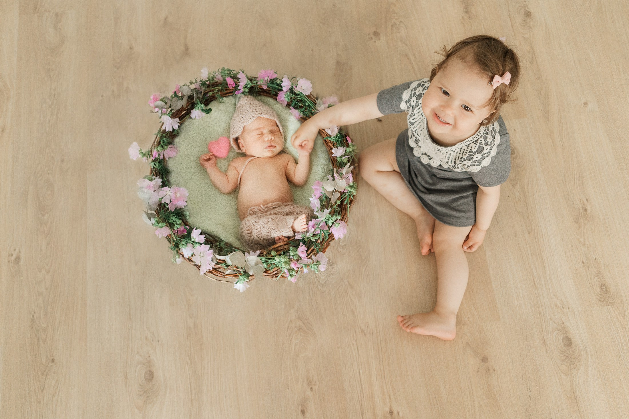 Kauniit kuvat vastasyntyneestä tyttövauvasta Helsingissä | Studio Happy Moment