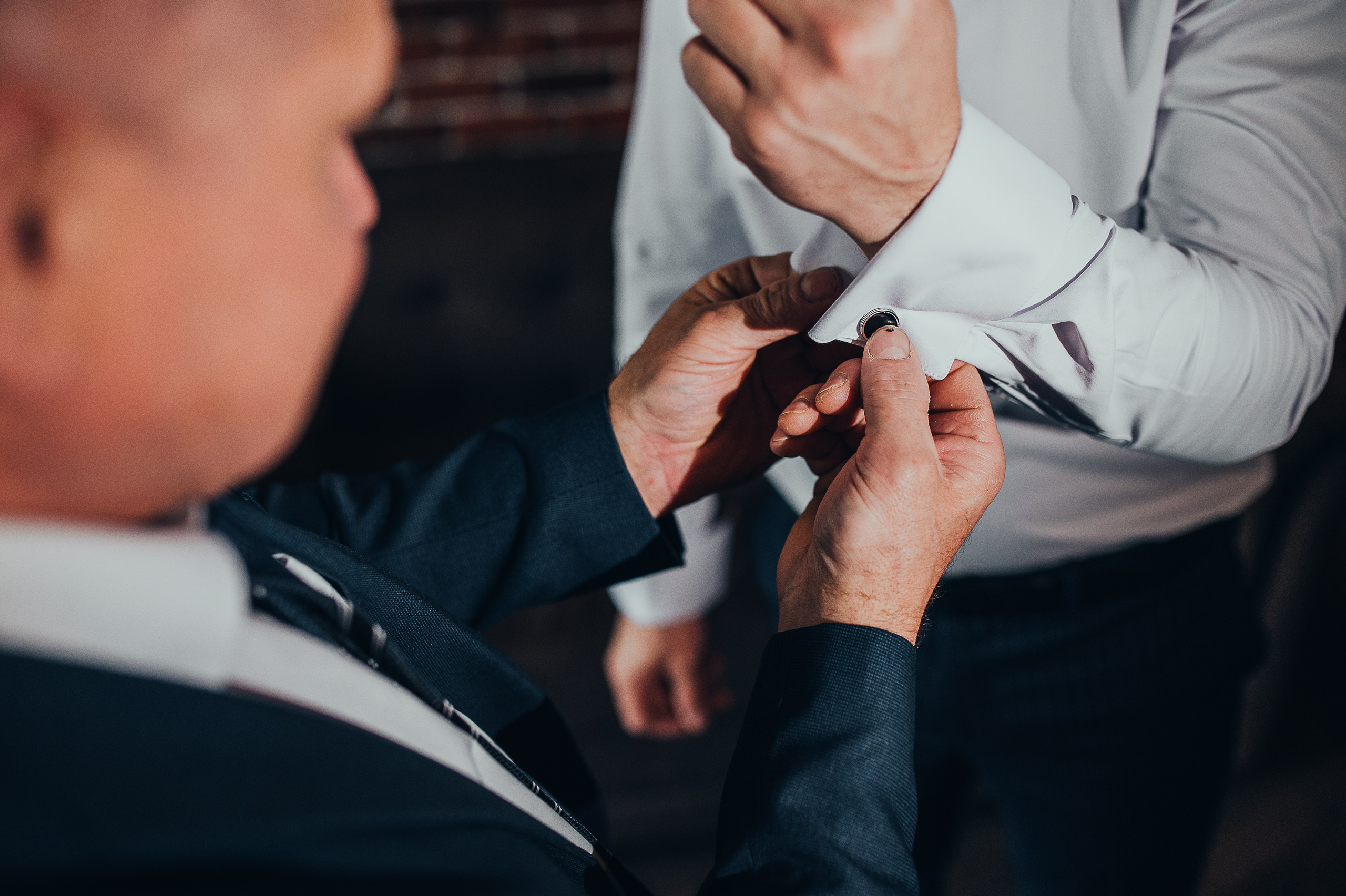 Fotograf profesionist de nuntă. Cu o abordare creativă și tehnici unice, spunem povestea voastră prin imagini pline de iubire și naturalețe. Descoperă arta fotografiei de nuntă . Fotograf Iasi, fotograf de nunta Suceava. Fotografii de nuntă. Pachet fotografii de nuntă. Fotograf Iasi, fotograf Suceava, fotograf Botosani, fotograf Romania. Servicii foto nuntă. Servicii foto-video.