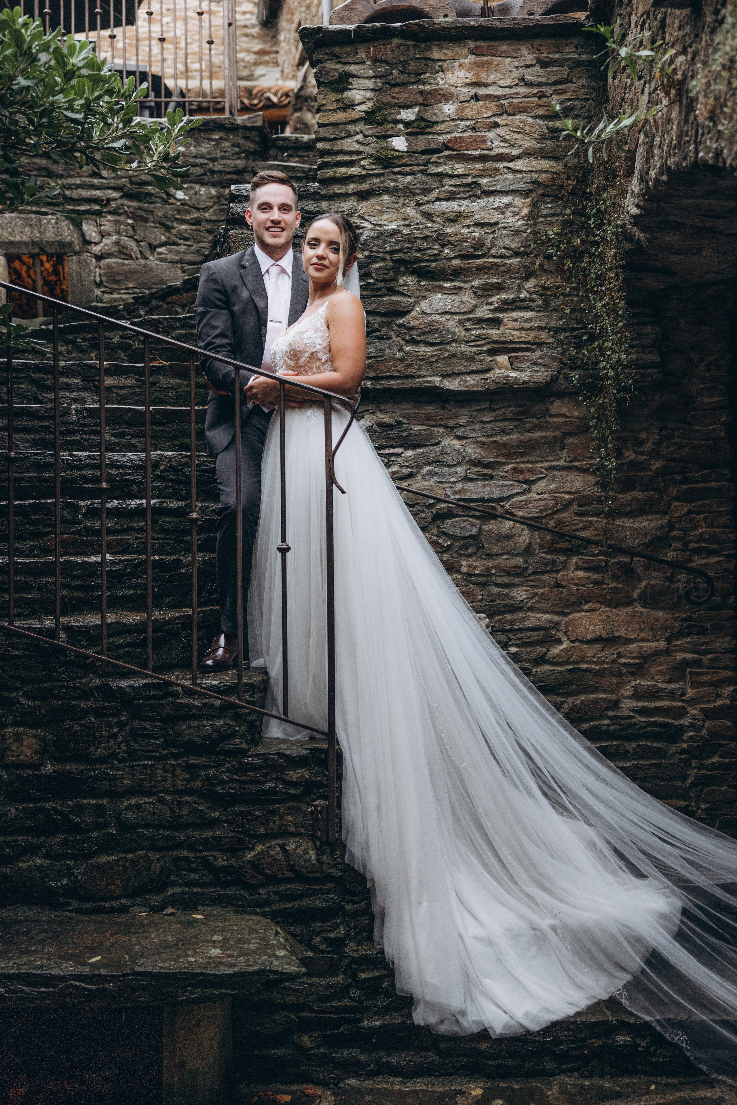 Chloé & Tom. Eugenie Smirnova — wedding, corporate and lifestyle photographer in Toulouse and Southwest France