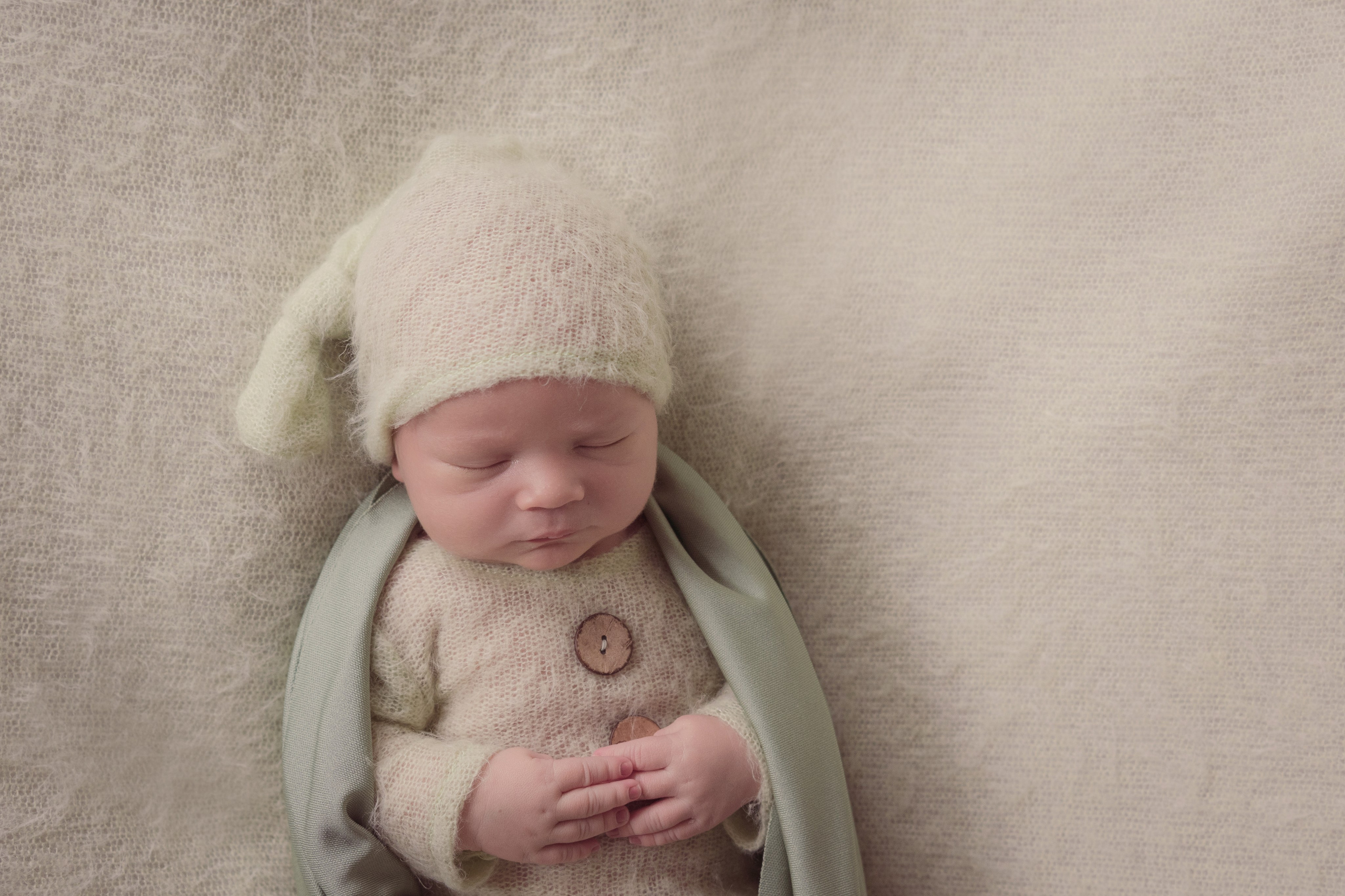 Jasper. Maternity Newborn and Family photographer Hamburg Claire Hambley