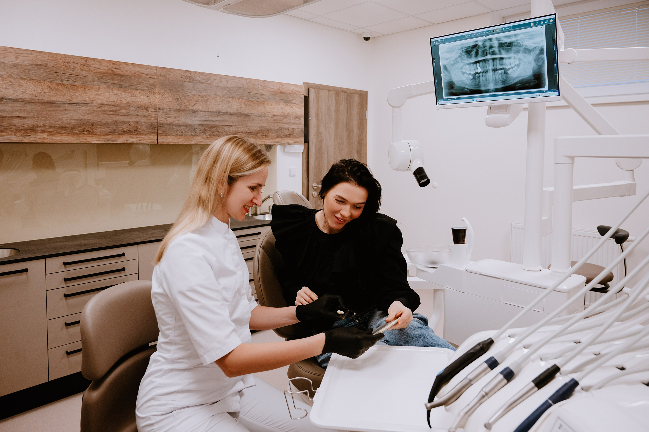 EDClinic dentistry in Prague. ANNA-MARIA PHOTO CONTENT CREATOR — фотограф, естет, художник і візуальний експерт Instagram у Празі