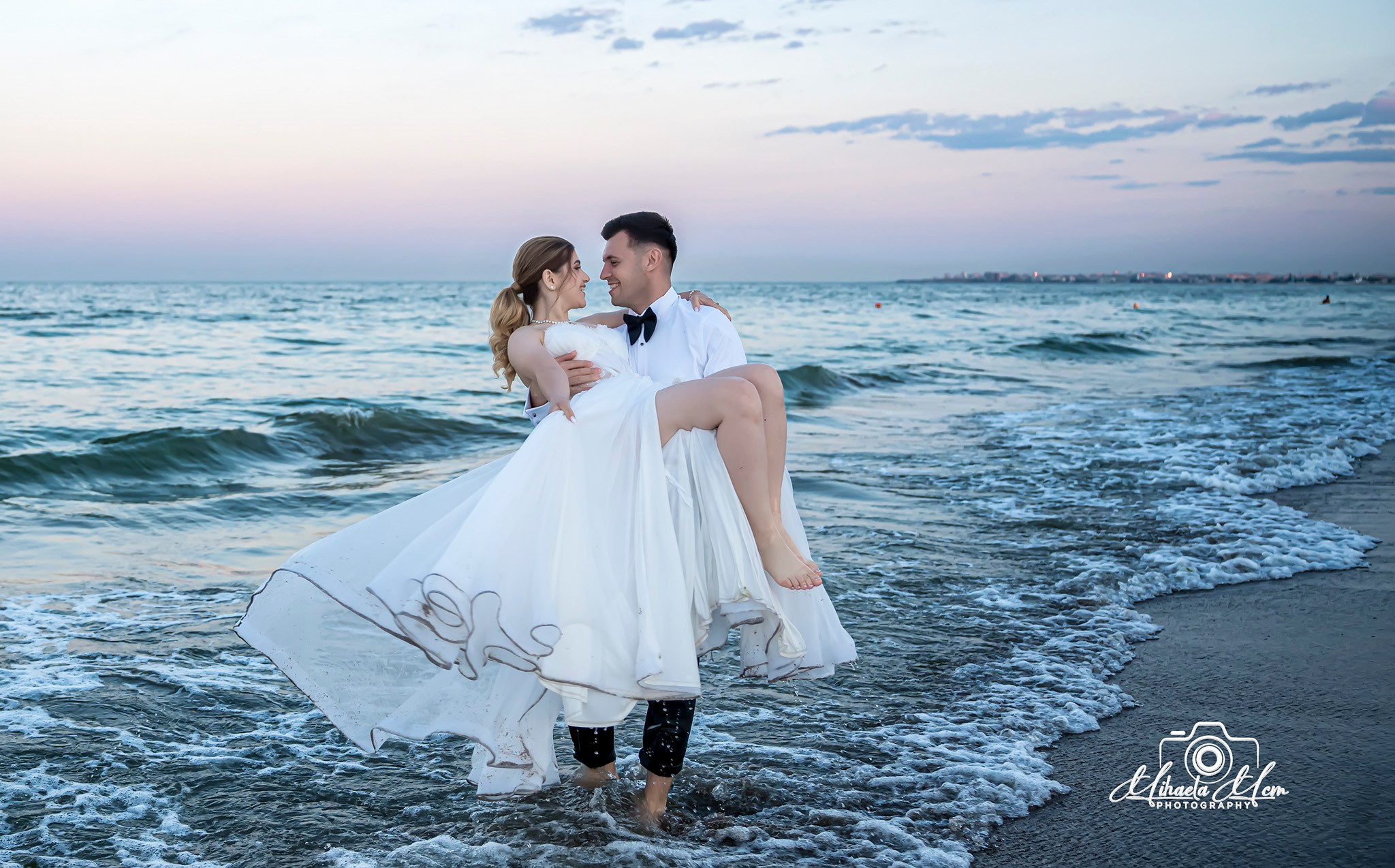 Fotograf de nunta Constanta. Servicii foto video Constanta. MCM Happy Studio – Fotograf & Videograf Evenimente | Nuntă & Botez