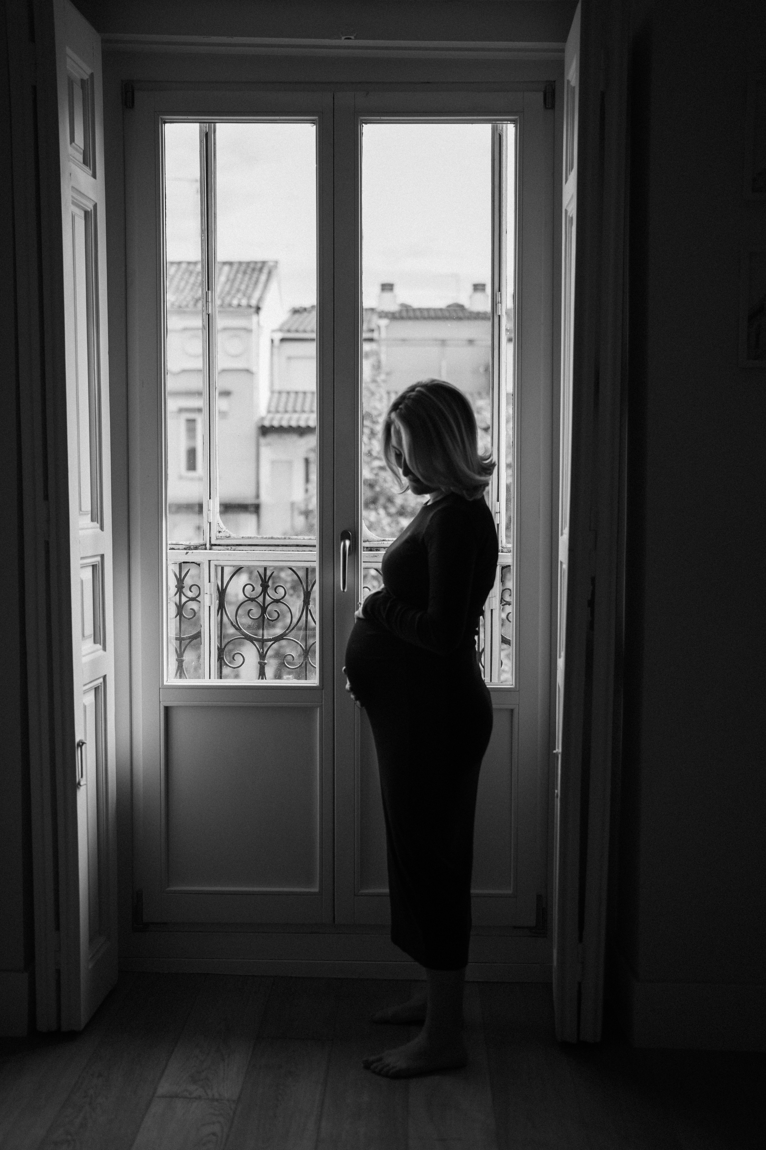 Pregnancy and family portrait photographer. maternity photoshoot. Photographer in Madrid, Spain. Alyona Belyaninova