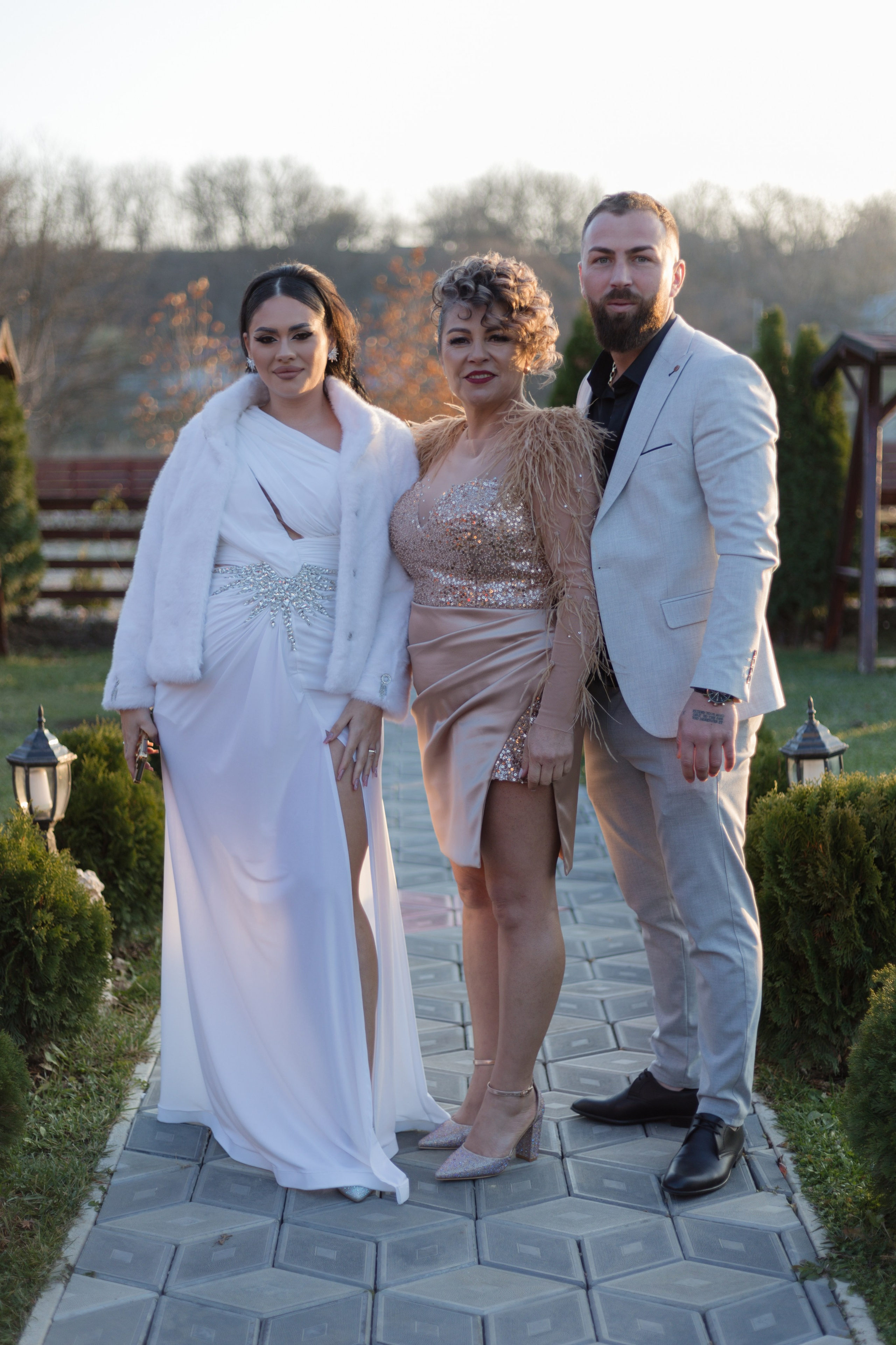 Madalina & Alin. Fotograf si videograf — evenimente si studio