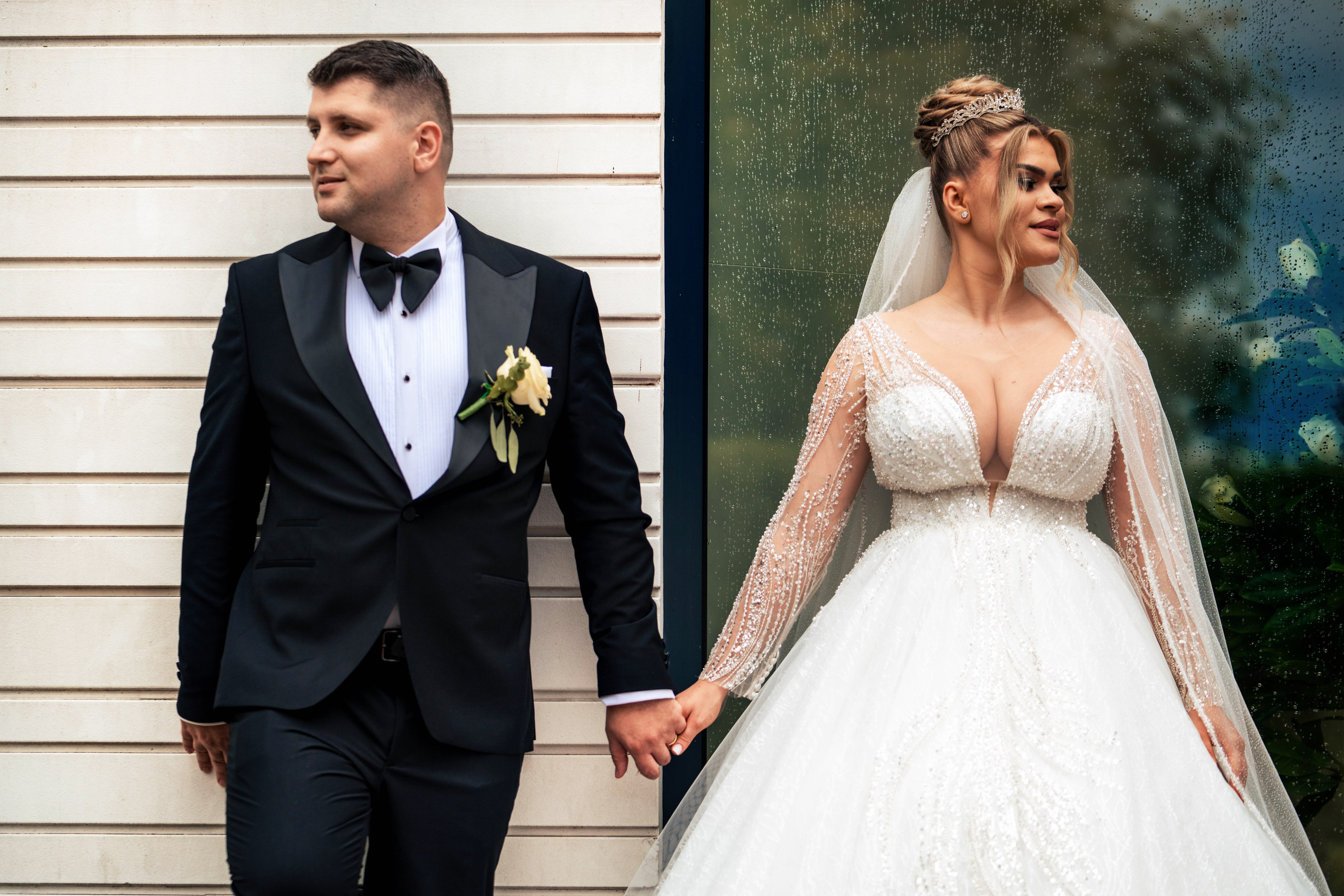 Andreea, Damian si Aris. Acasă