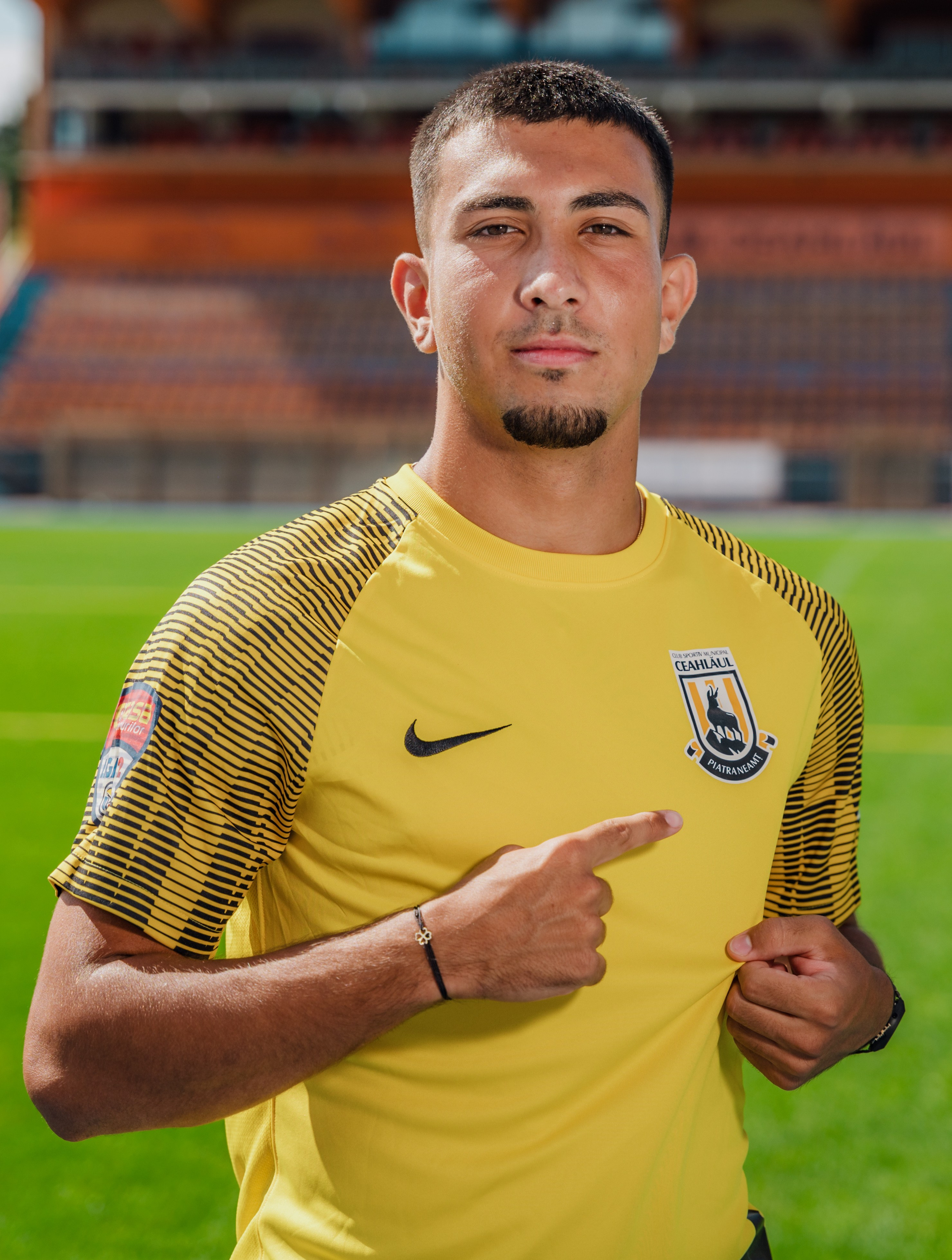 Folha. Dragosbaciuartphotographer