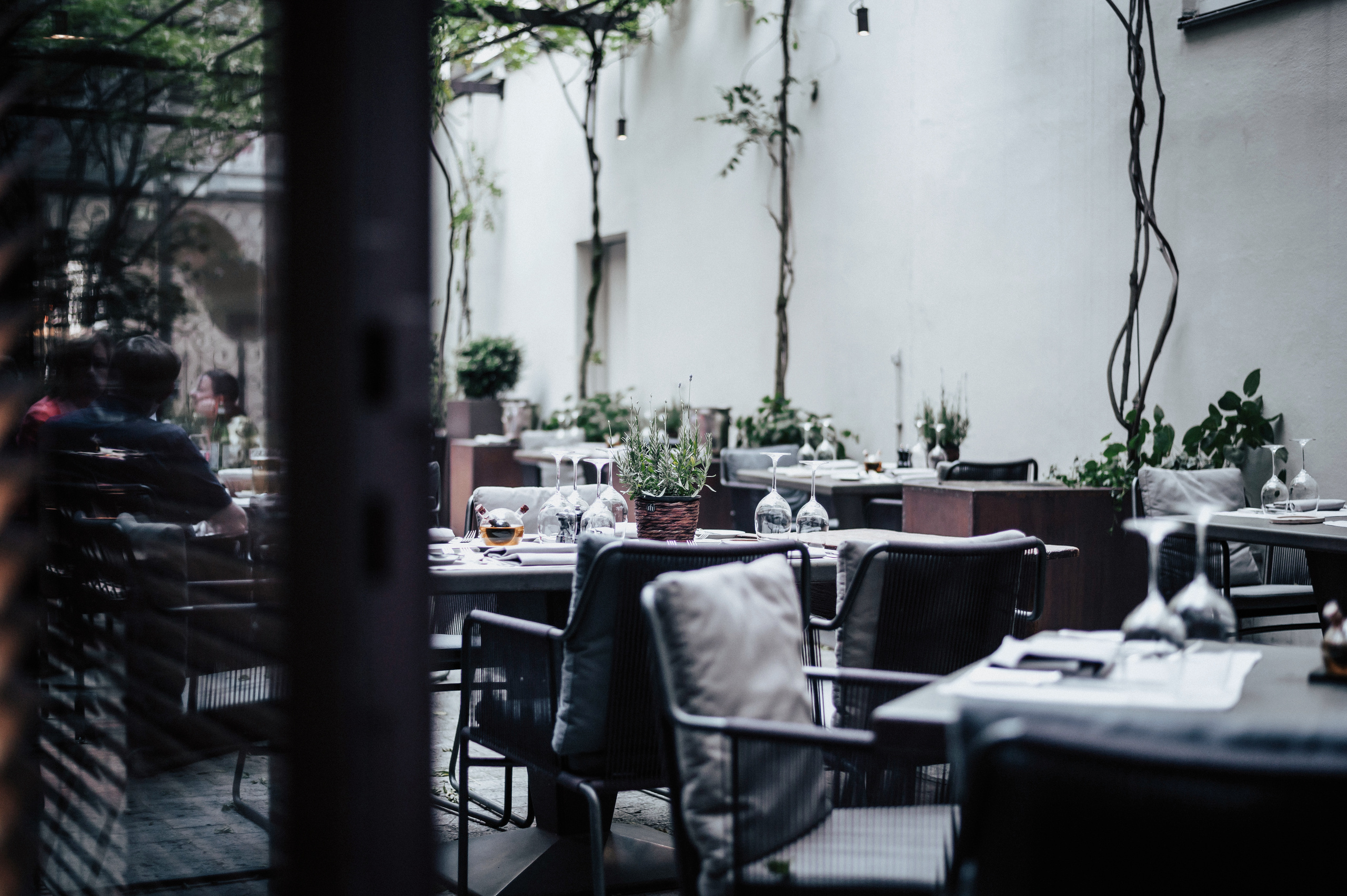 Ich bin Max, Designer, Art & Hochzeitsfotograf aus Germaringen